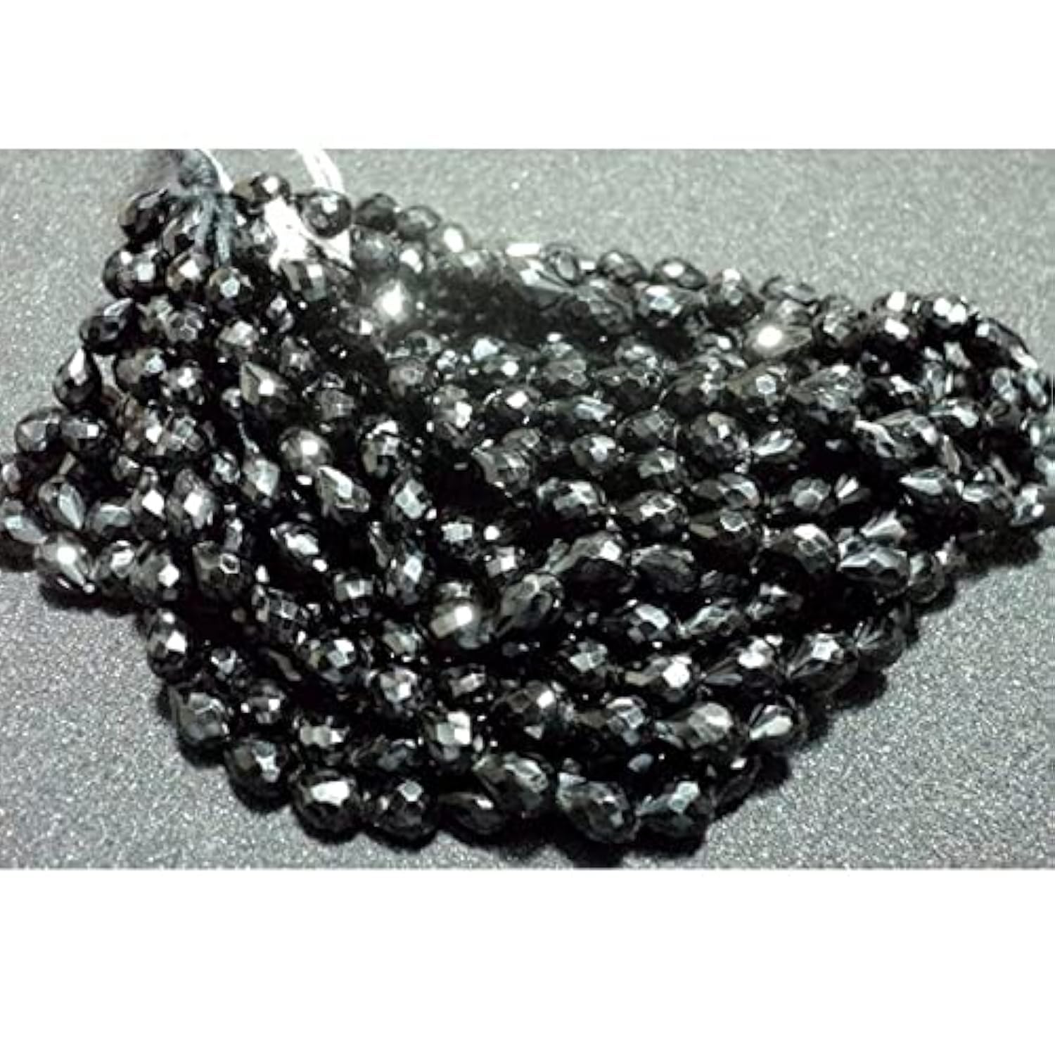 Perles briolette en spinel noir pour créer vos propres bijoux de soirée élégants et raffinés