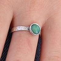 Vista 2 de Anillo de plata de ley con piedras preciosas para mujer, anillo apilable de piedra martillada, anillo de piedra natal