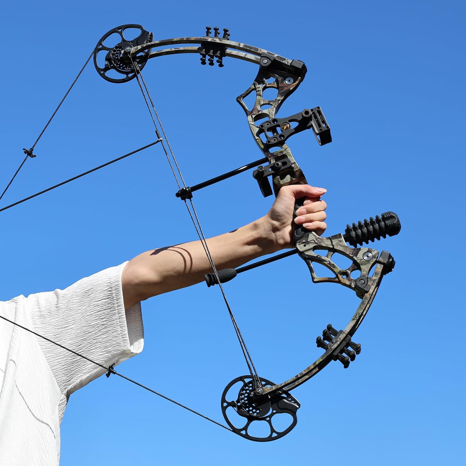 Compound Bow and Arrow Set Adult Archery Kit Adjustable Draw Weight 30-65LBS Beginner Shooting Outdoors Convenient to Carry for Travel and Hunting Complete Set