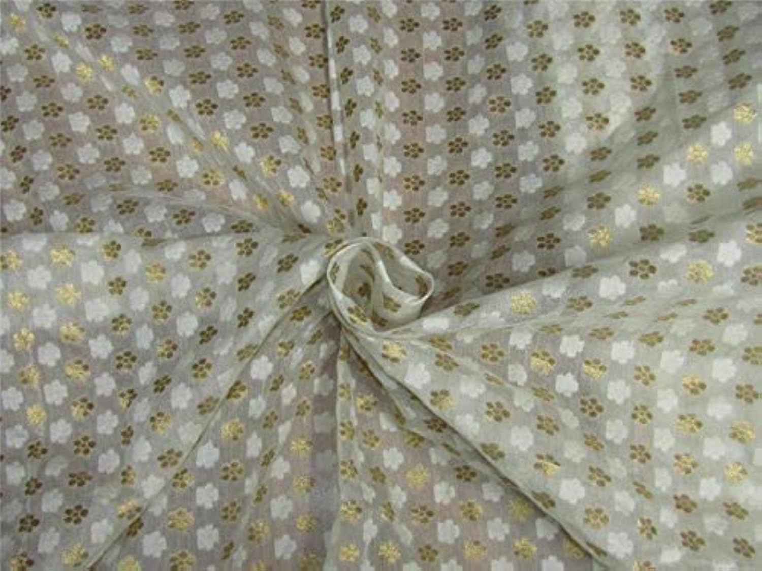 Tissu en Brocart Ivoire Bro631 idéal pour coudre une robe de mariée sur mesure