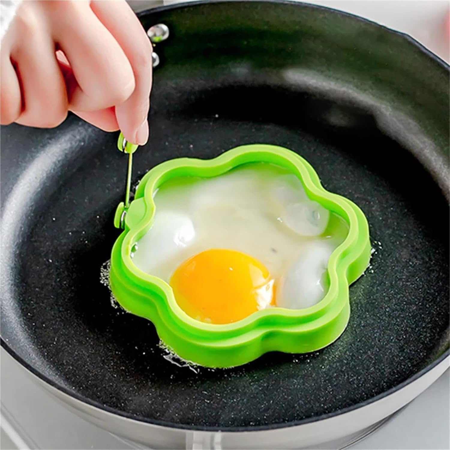 Flower Shaped Silicone Egg Fryer Non-Stick Pancake Mold Easy Clean Kitchen Baking Tool(Orange-1)