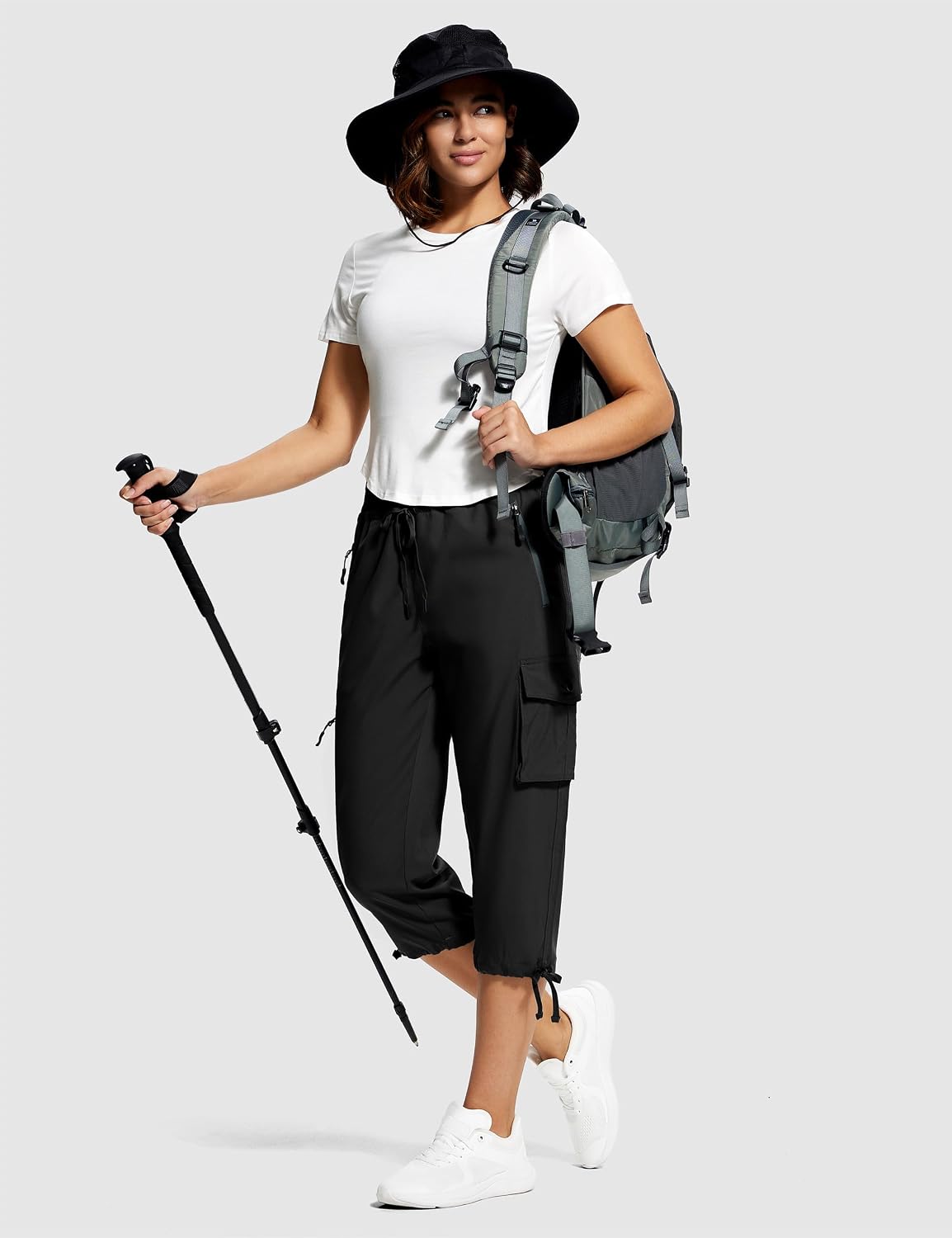 ISEEGZ Hiking Capris for Women with Pockets Lightweight Quick Dry Cargo Capri Travel Pants Women Casual Women's Capris