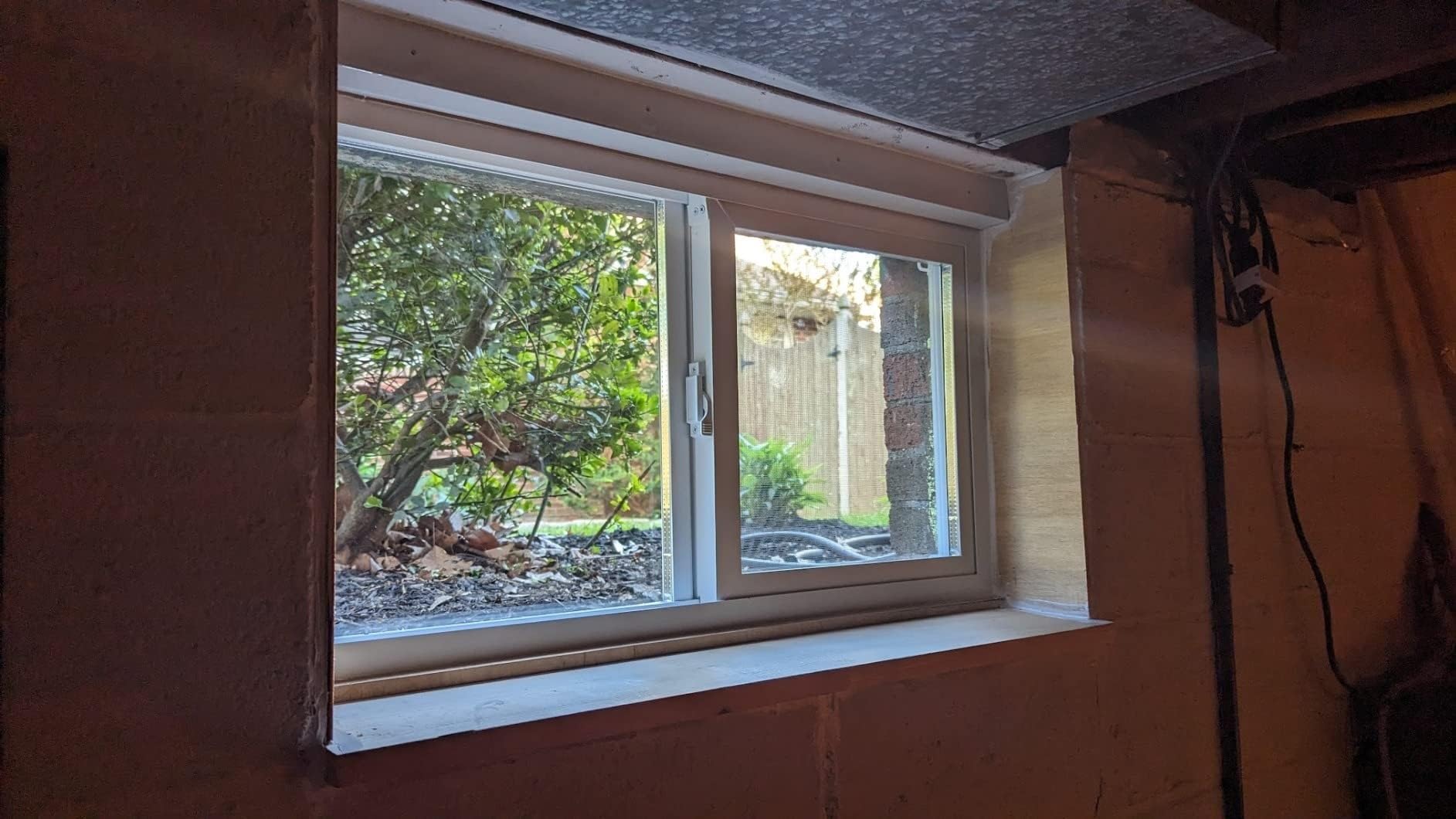 WLCGYD Small Basement Window, White Casement Sliding Window/Ventanas Para Casa for Playhouses Shower Garage Cargo Trailer, Aluminum Storm Shed Transom Windows(WxH 24x14'')