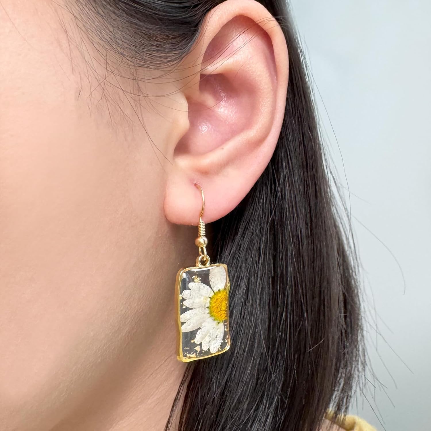 Daisy Earrings for Women Resin Pressed Flower Earrings Handmade Flower Dangle Earrings Statement Rectangle Dry Flowers Jewelry - Image 3
