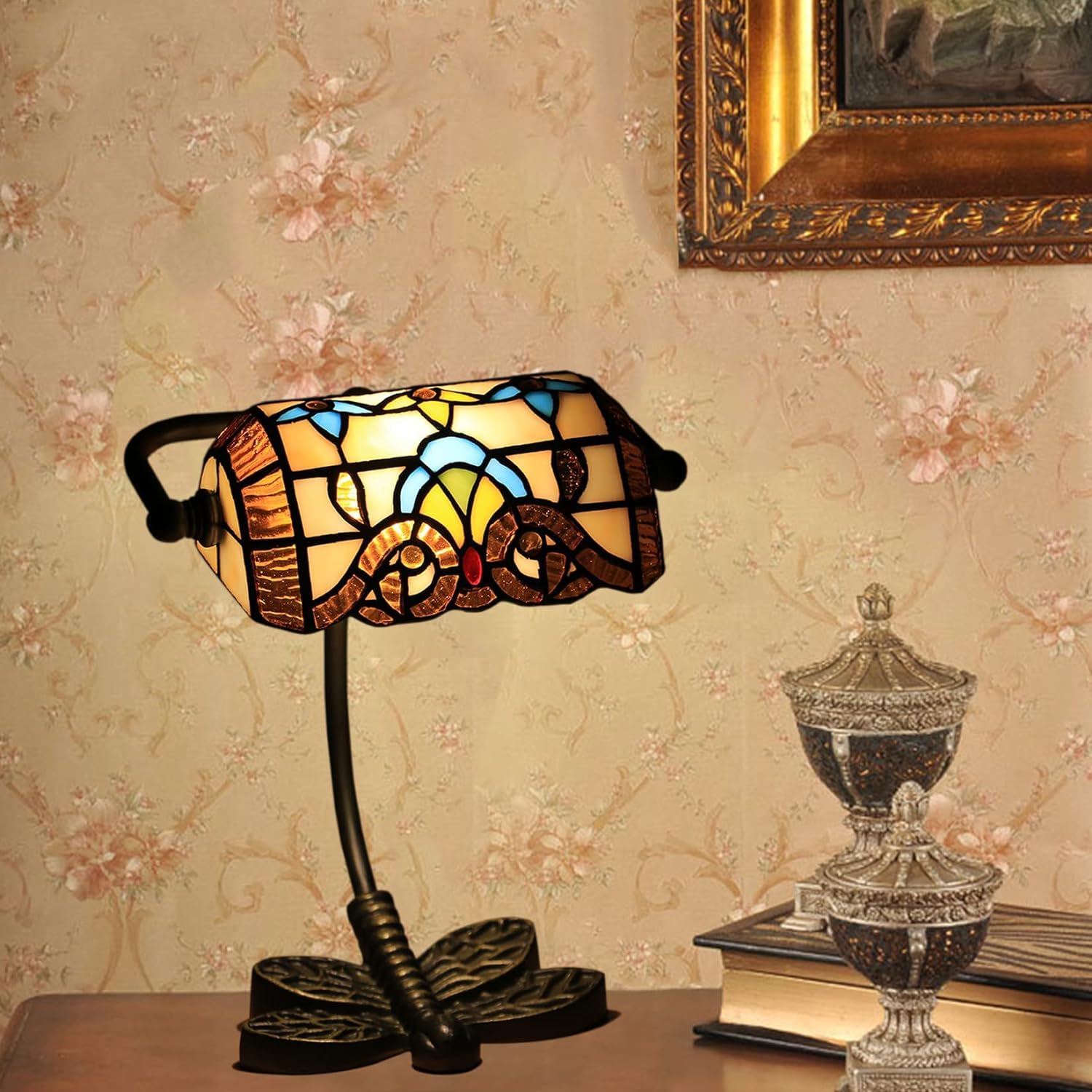 Tradycyjna lampa stołowa w stylu Tiffany Piano Banker Biurko Lampa stołowa 10 cali z gniazdkiem prądu przemiennego Brązowa sztuka kwiatowa Szklany klosz Wystrój do sypialni Dom Nocna szafka nocna Biu