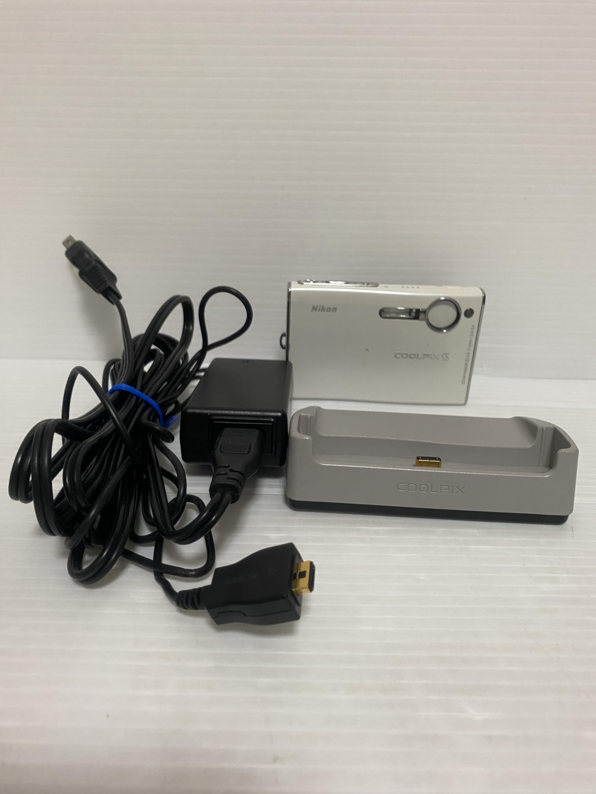 Nikon Coolpix S5 6MP デジタルカメラ 光学3倍ズーム付き (ホワイト)