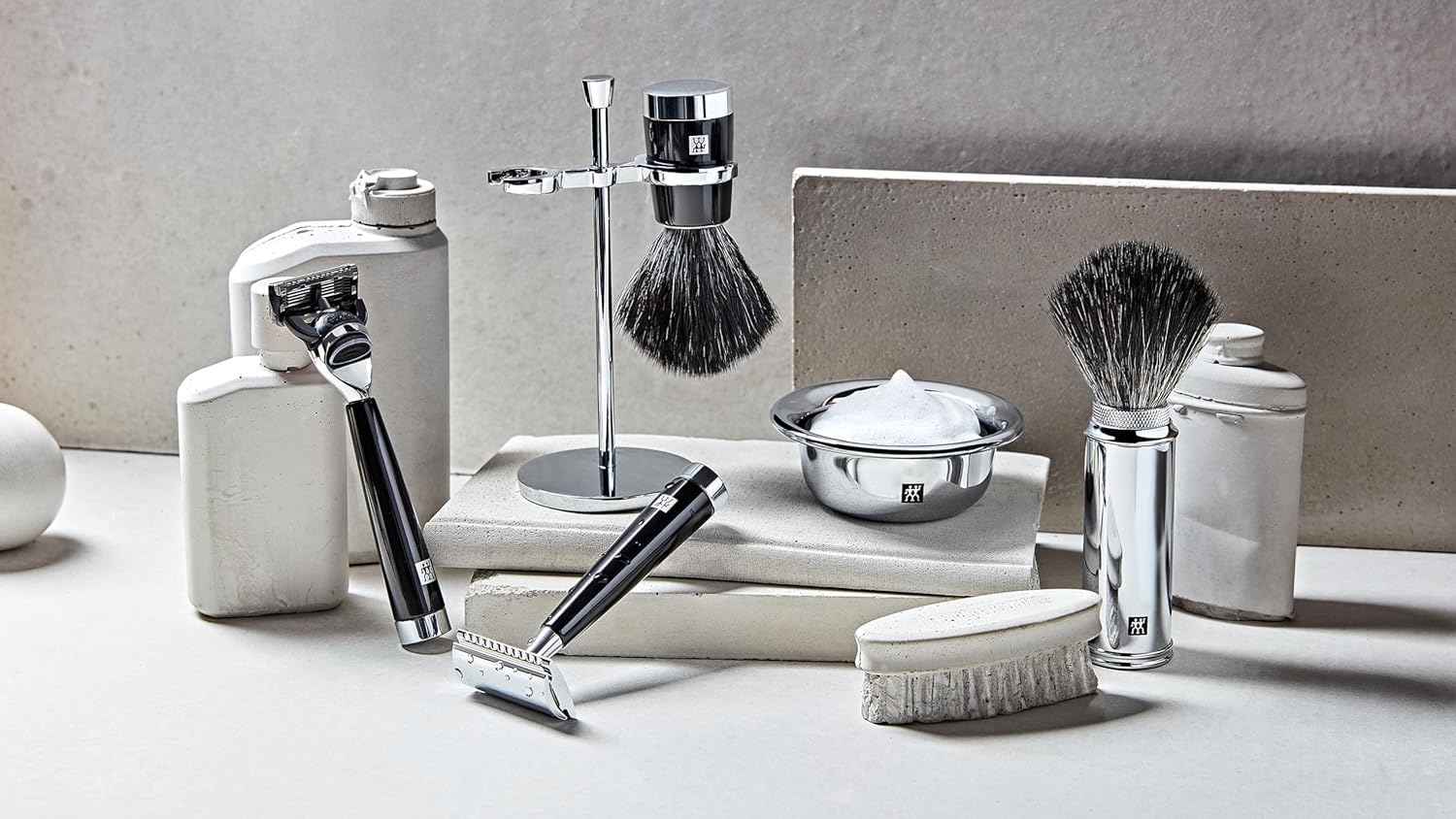 ZWILLING Bol à raser (rasage humide, rangement du savon à barbe, bol pour faire mousser, chromé), argent