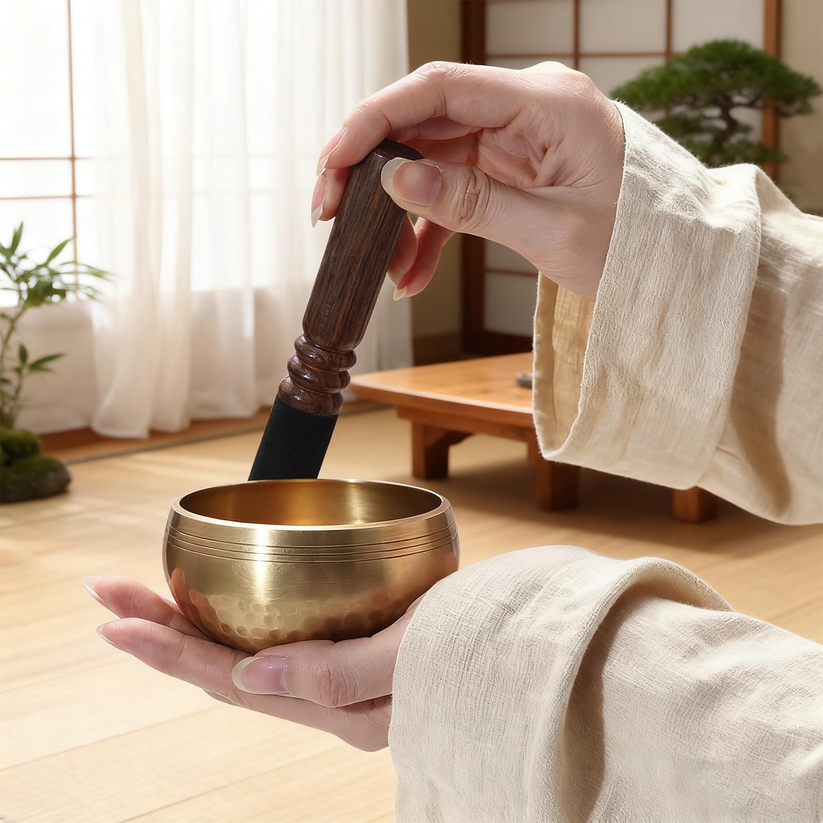 Campana Tibetana Set – Fatto a Mano in Ottone – con Bastoncino in Legno Cuscino e Sacchetto – Ideale per Meditazione Yoga Guarigione dei Chakra Regalo Zen (9.5cm)