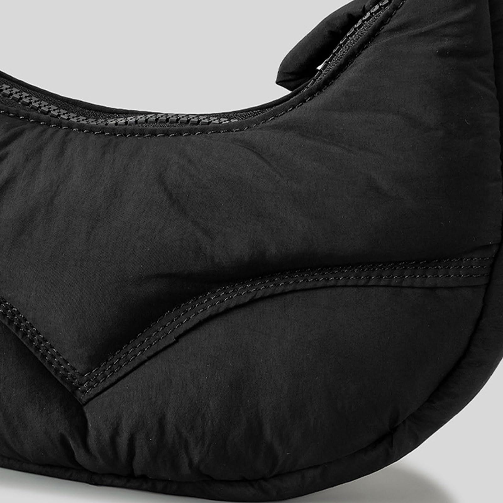 Elegante bolso de hombro acolchado con correa ajustable