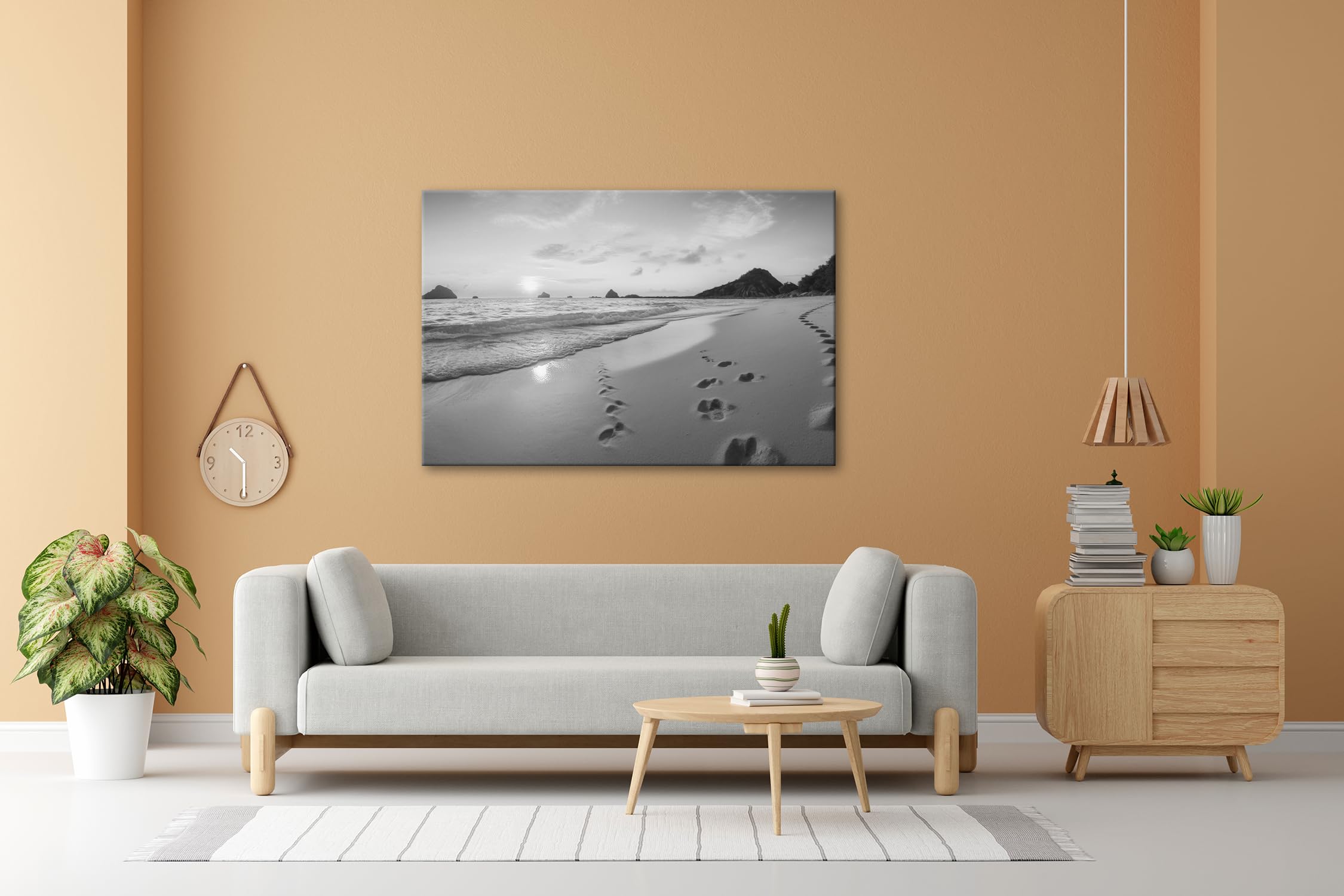 deyoli Leinwandbild Fußspuren im Sand – Sonnenuntergang küsst das weite Meer. Format: 120x80cm Effekt:Schwarz&Weiß XXL Kunstdruck Bild auf Keilrahmen/Wandbild/Wohnzimmer Dekoration