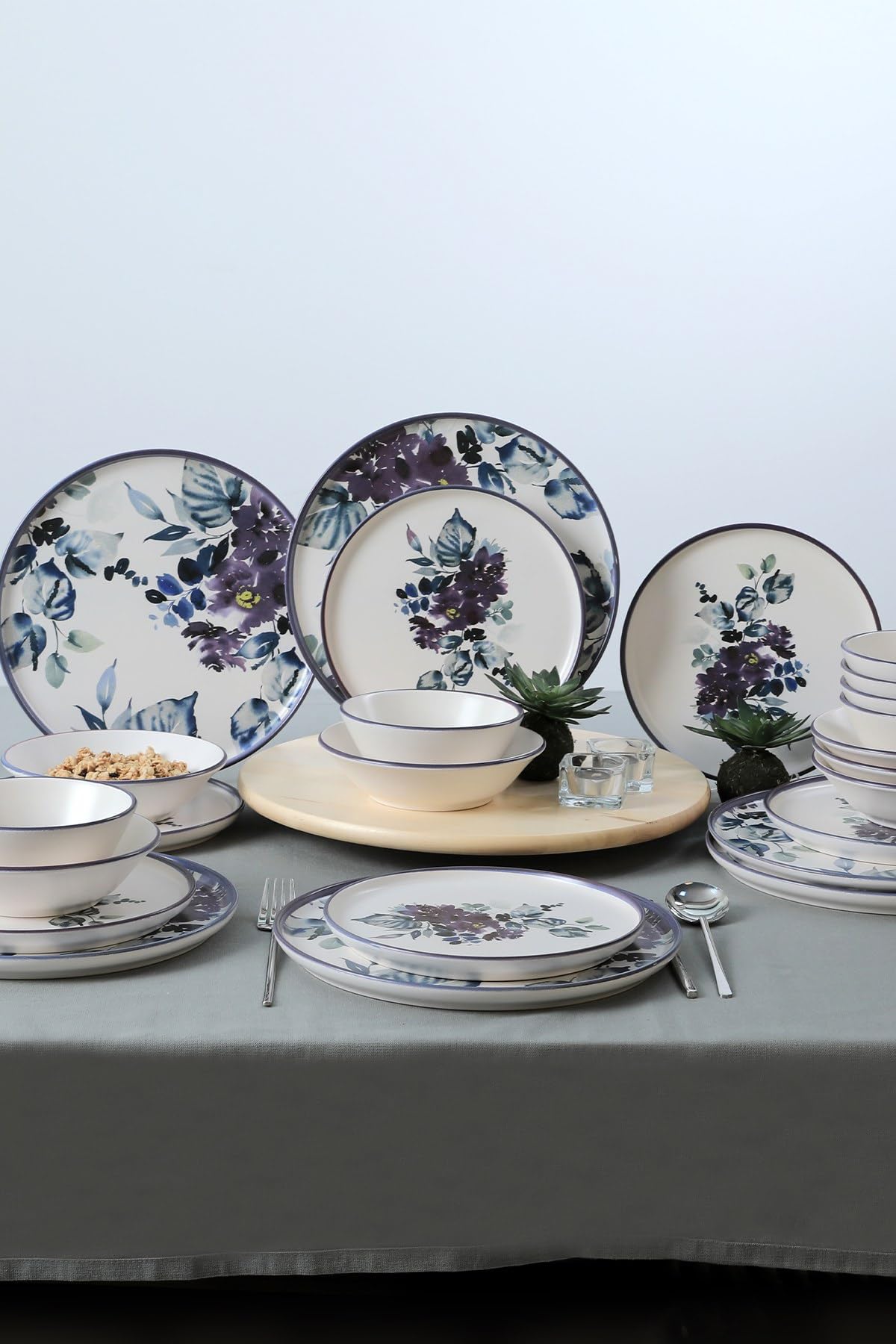 Elegante set da 24 pezzi, in ceramica, antibatterico e facile da pulire, bianco, blu e viola, include 6 piastre di servizio (28 cm), ciotole e dessert