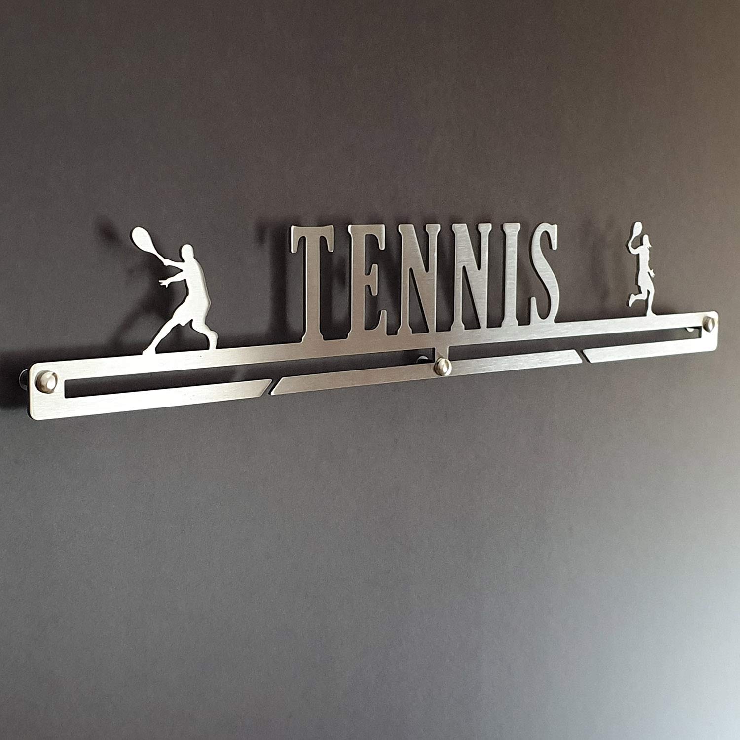 MEDALdisplay Tennis - Medaillen Aufhänger - Wandhalterung für Sportmedaillen Tennisspieler - Medaillenhalter - Sport Medal Hanger - Gebürsteter Edelstahl - 100% Made in Italy