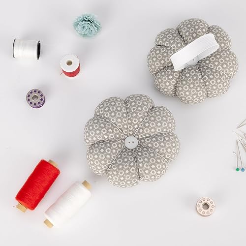 Miniatura 8 de NEOVIVA Pinc para coser con pulsera, bonito cojín de muñeca para costura diaria, estilo calabaza, paquete de 2, lunares rojos