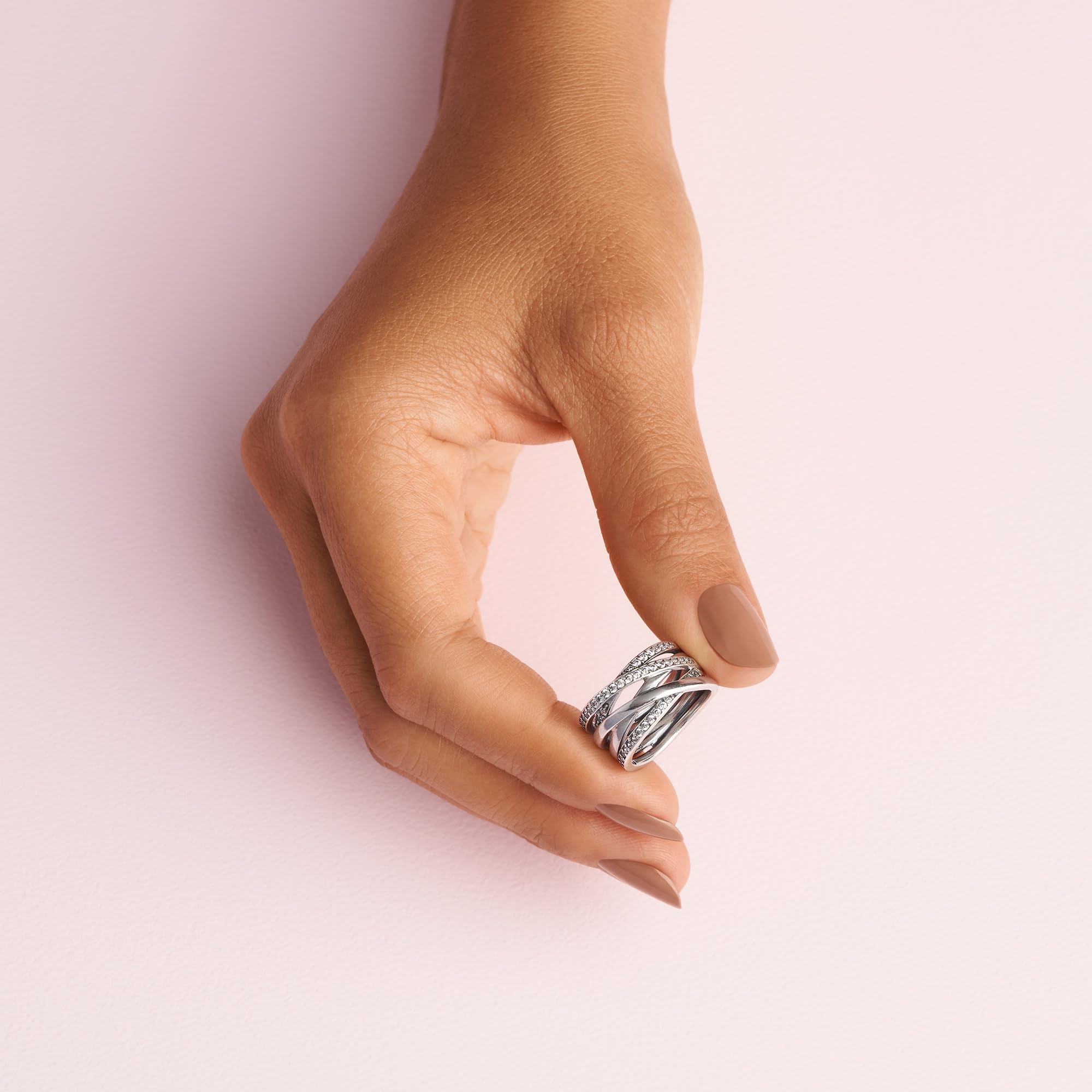 PANDORA Timeless Anillo con líneas centelleantes y pulidas de plata con circonitas cúbicas transparentes