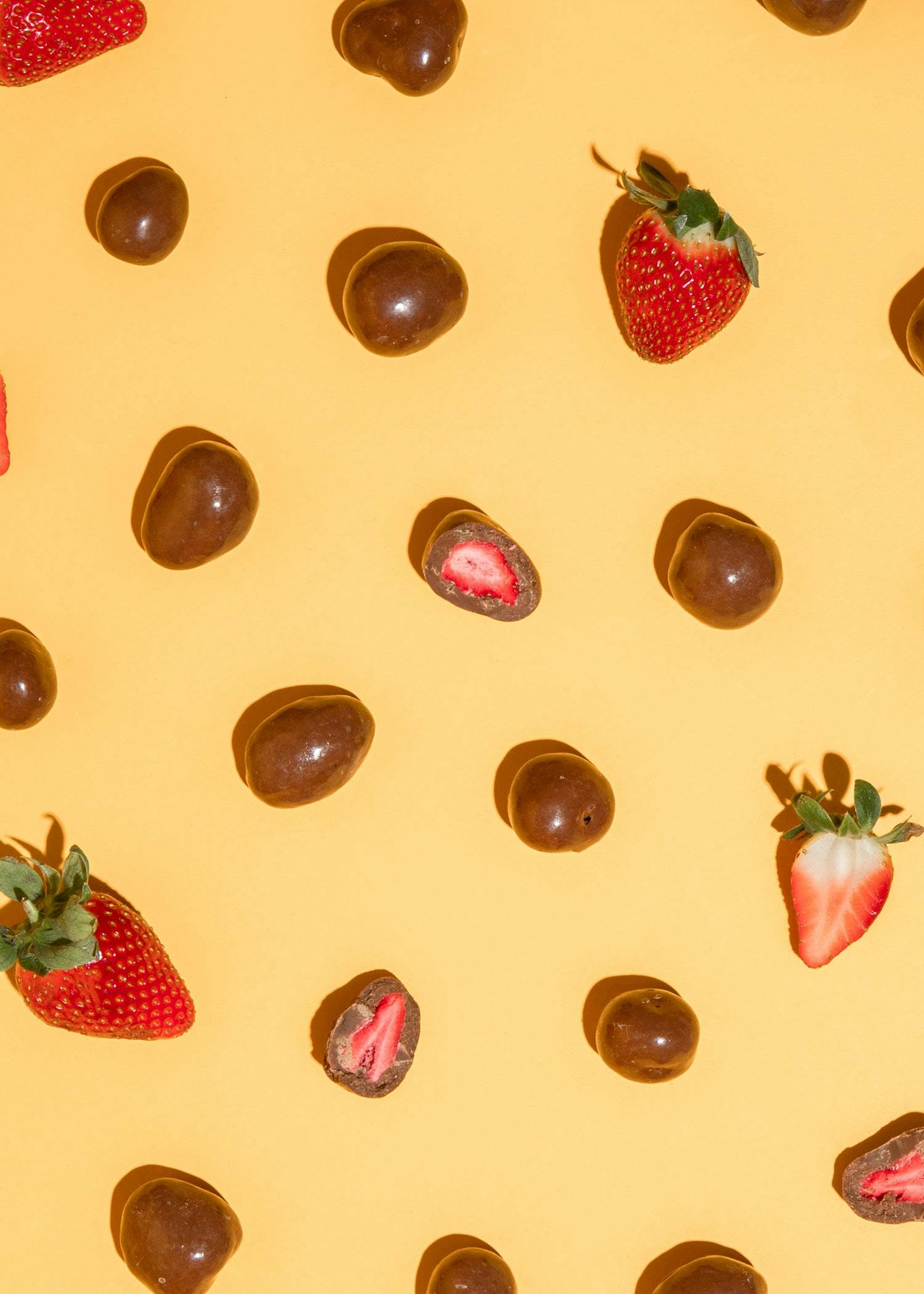 KoRo - Fraises lyophilisées au chocolat au lait 1 kg - Fruité et croquant - Snack dans un paquet avantageux