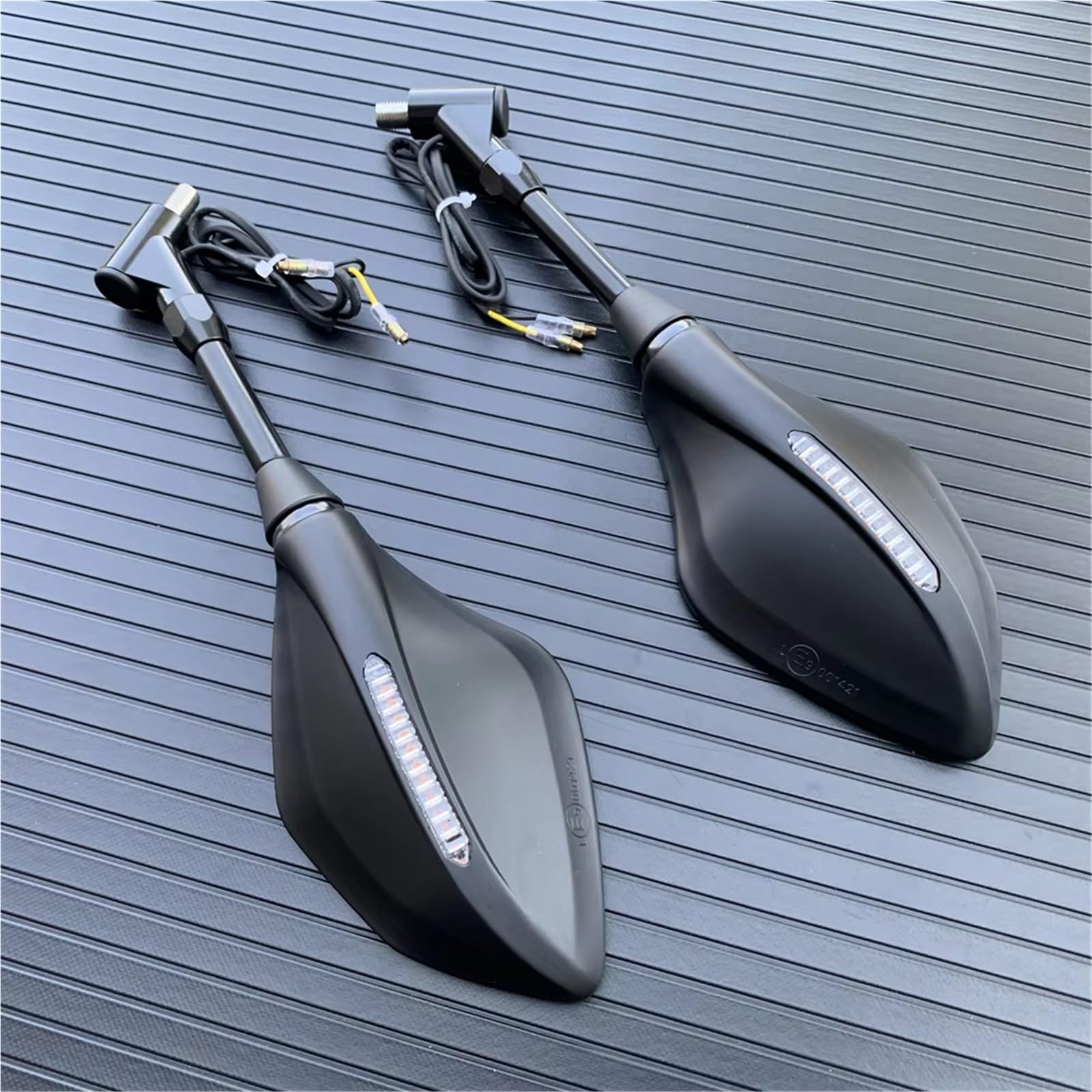 Retrovisores Moto Pares de espejos retrovisores negros para intermitentes para LED de 10 mm para Ducati Retrovisores motocicleta