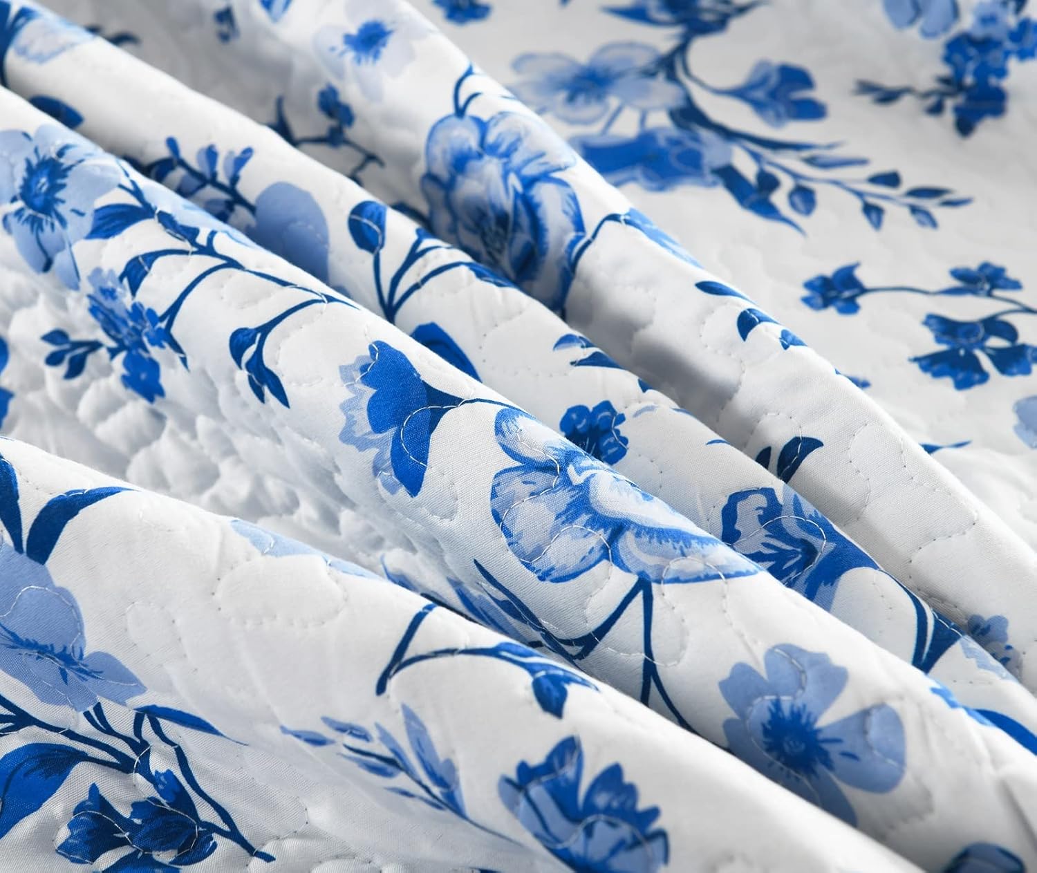 Boryard 3-Piece Queen Size Quilt Set, Lightweight Soft Warm Full Size Quilt Blue Spring Floral Bedspread Coverlet (90x90 inches) with 2 Pillow Shams for All Season, Navy Flower Print… - Image 5