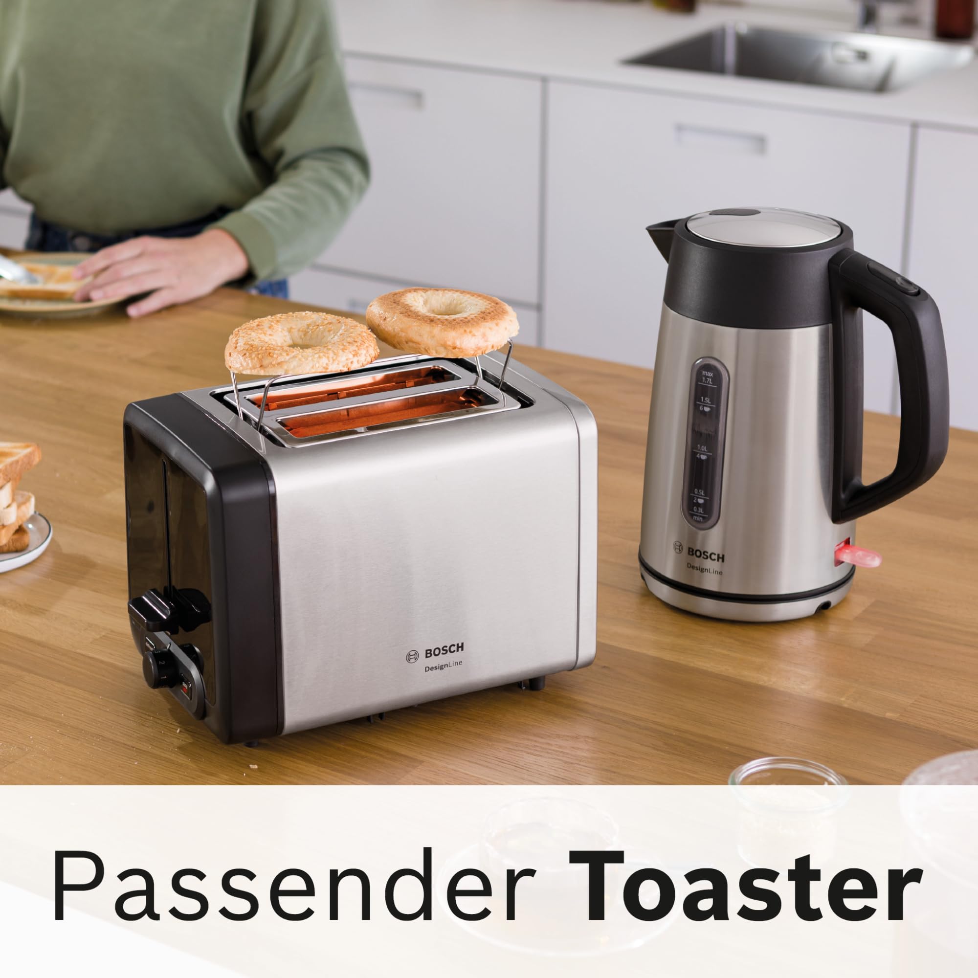 Bosch kabelloser Wasserkocher DesignLine TWK4P440, Ausgießen ohne Spritzer, Tassenanzeige, Wasserstandsanzeige, Überhitzungsschutz, 1,7 L, 2400 W, Edelstahl/schwarz