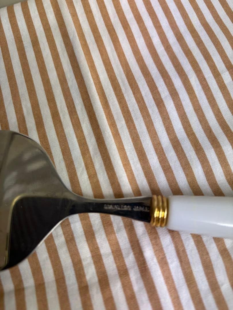 マニーローズ 陶器ハンドル ケーキサーバー - 「フランス雑貨マニー」collection room People マニーロココ 陶器ハンドルケーキサーバー