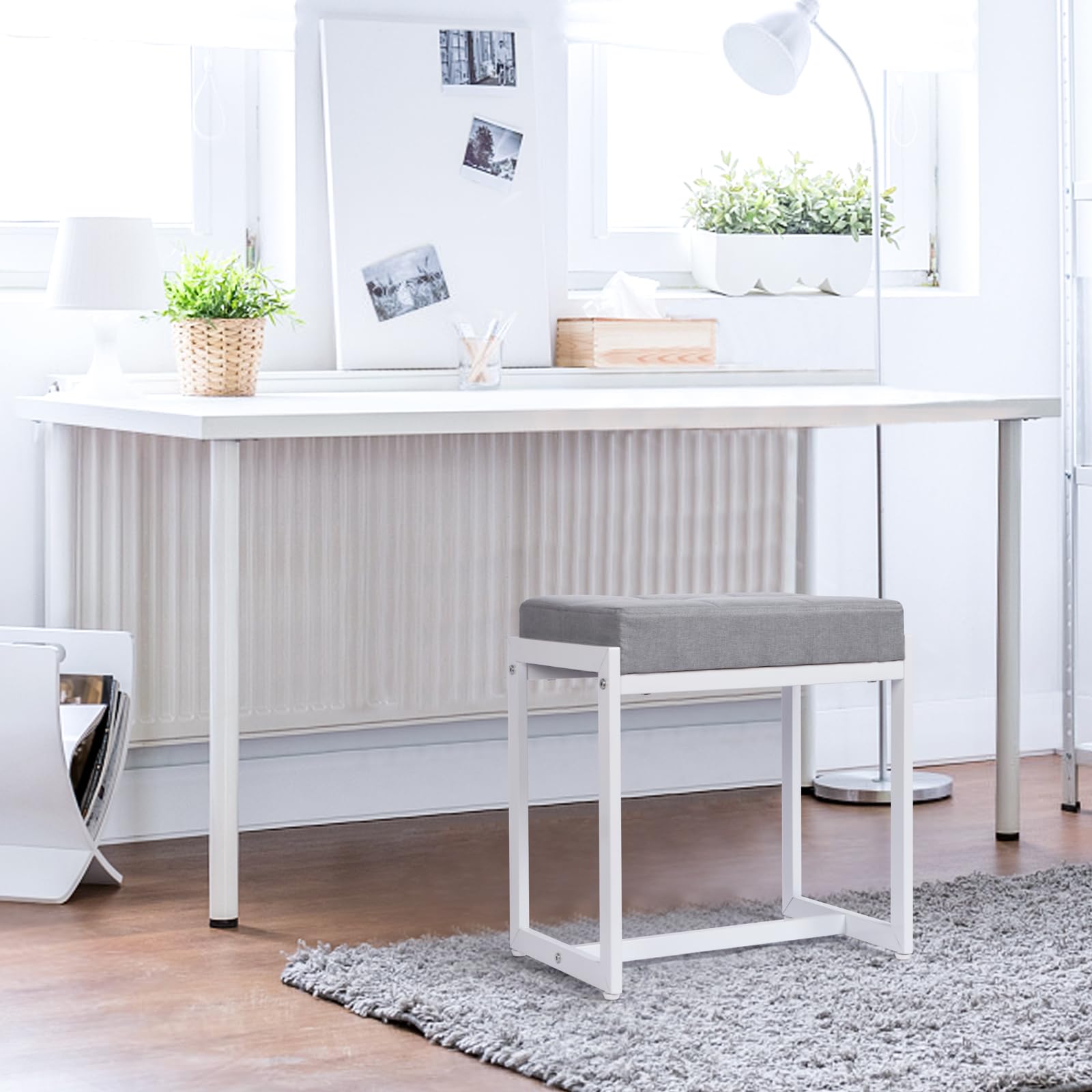 Sgabello da trucco, piccolo shocker, in lino con struttura in metallo, sgabello quadrato ottomano, poggiapiedi per soggiorno, camera da letto, ingresso, moderno sgabello grigio e bianco