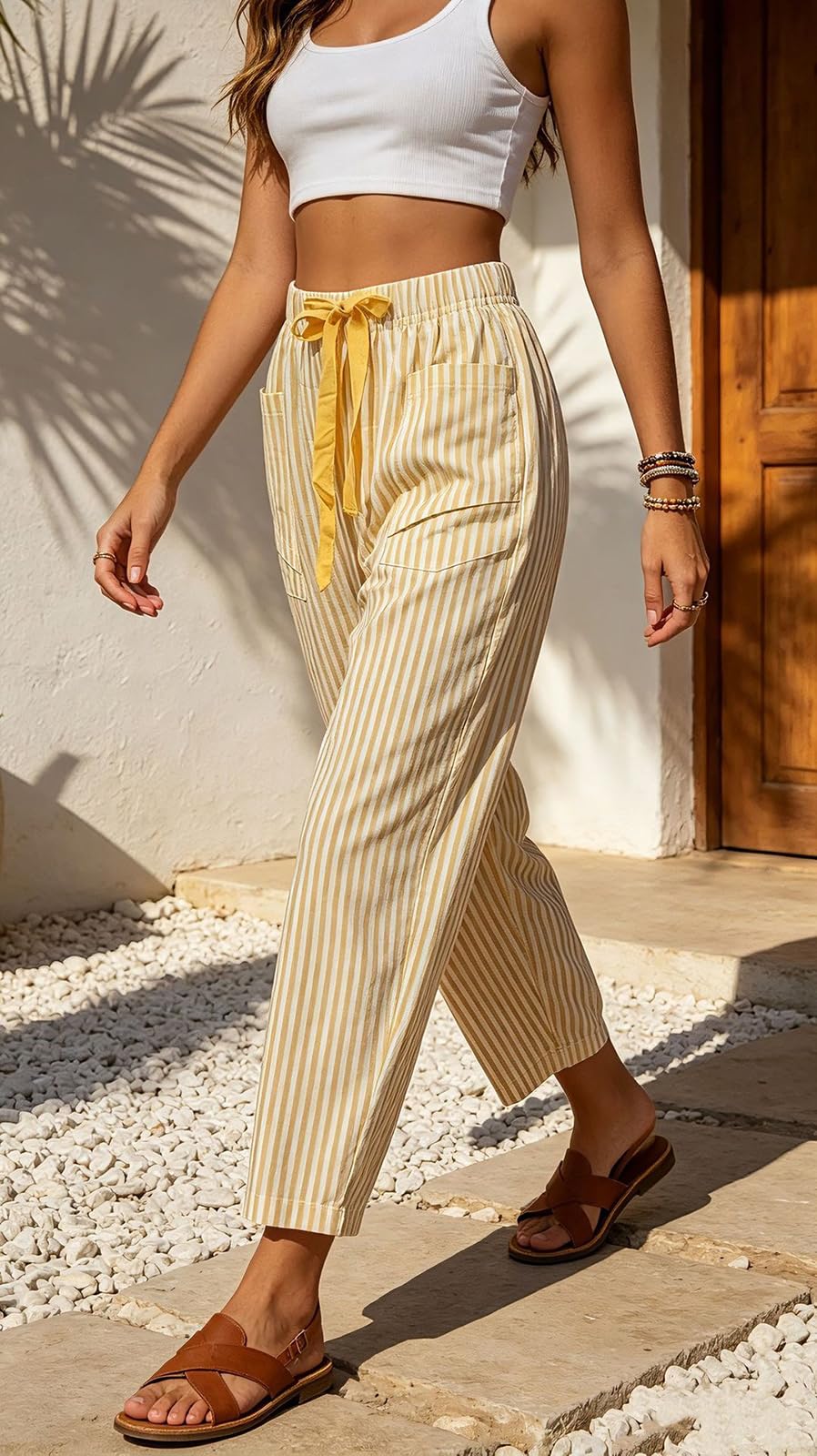 Pantalon tonneau rayé pour femme avec taille élastique et cordon de serrage réglable, idéal pour les vacances à la plage.