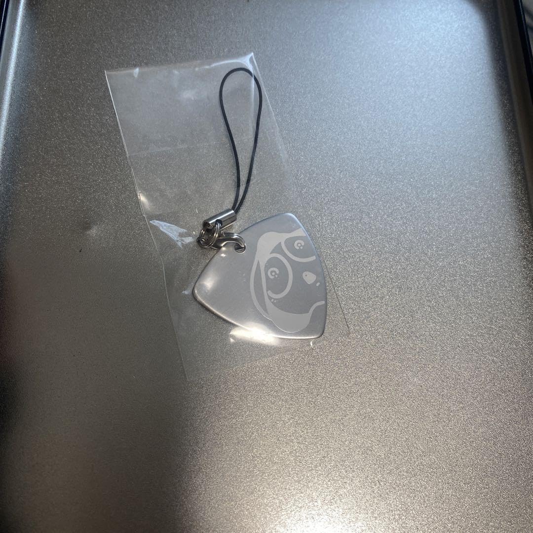 amazarashi ピンバッジ　ピックキーホルダー amazarashi ピンバッジ ピックキーホルダー - メルカリ