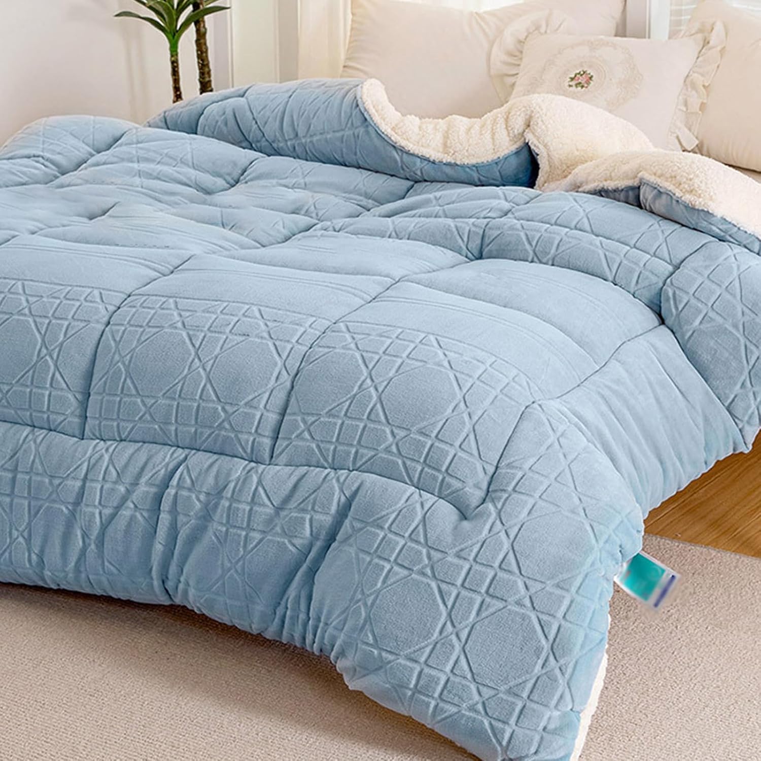 Quilt Queen King Size Winter Soft Warm Fluffy Plush Comforter Breathable Lightweight Reversible Comforter Blanket for All Season Machine Washable