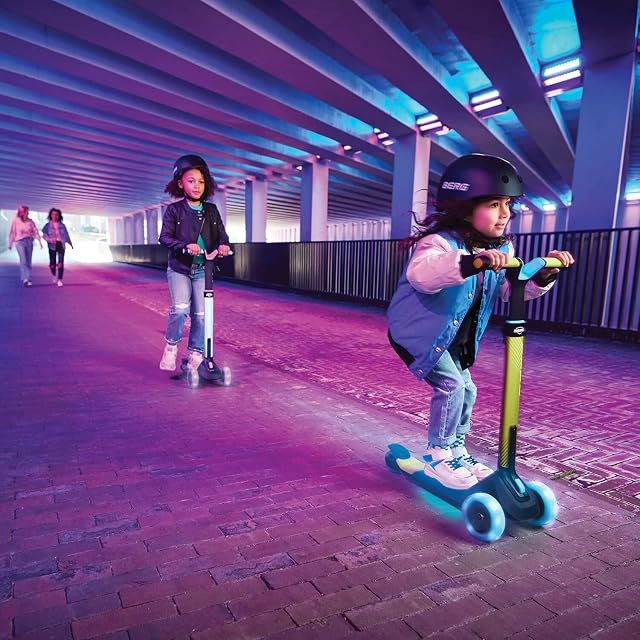 Foto 3 de 8 de BERG Patinete Nexo Foldable Lights Magnet-Deck Azul