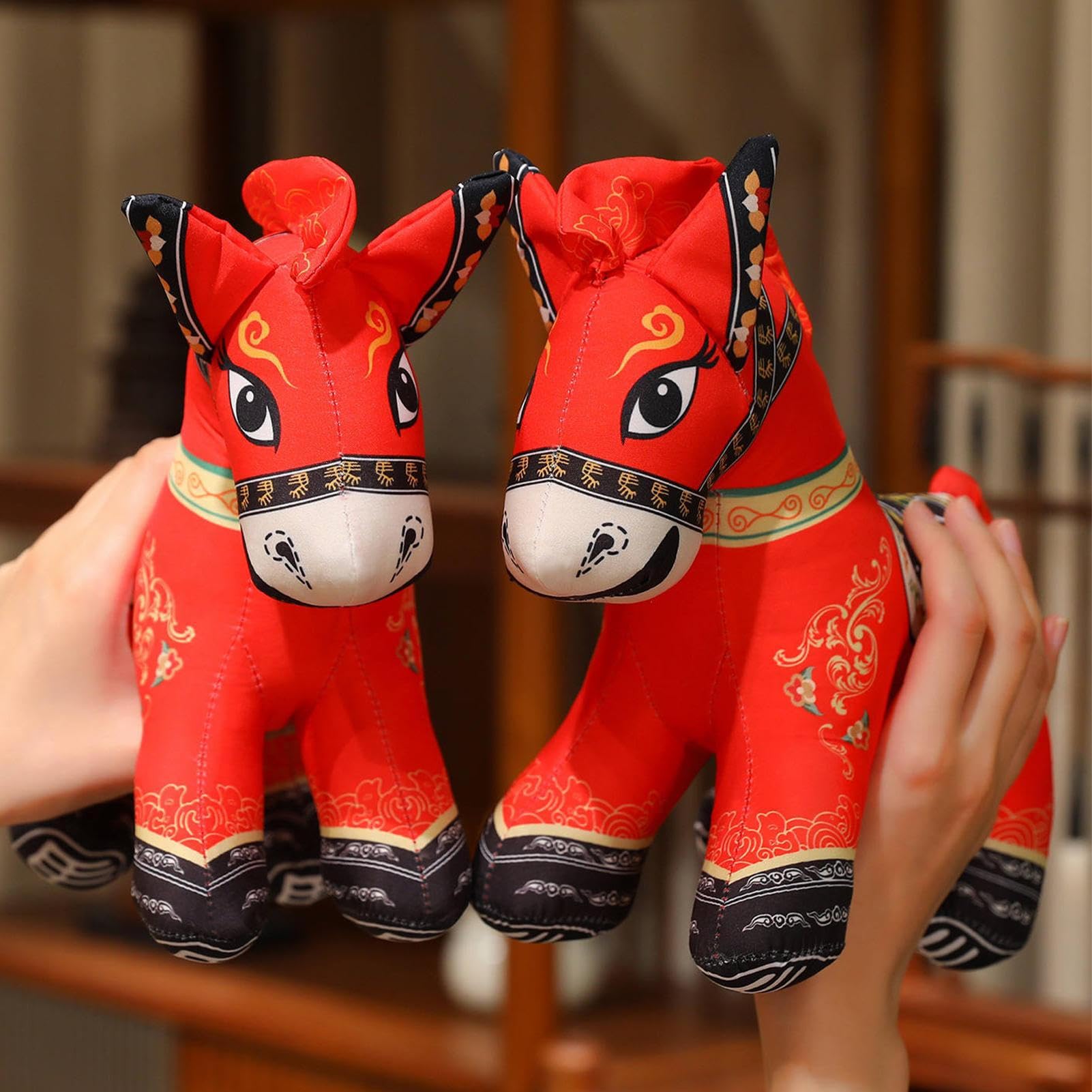 Peluche Del Cavallo Del Capodanno Cinese Bambola Morbida E Coccolosa | 2026 Anno Del Cavallo Mascotte Per Bambini Adulti Soggiorno Camera dei Bambini Divano Nanna Viaggio Compleanno