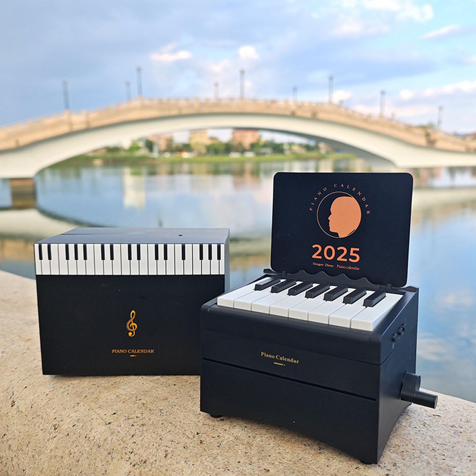 Piano Reproducible de 15 Teclas Cajón Decorativo Luz de Teclado Electrónico BT 8 Sonidos Instrumentos Caja Música Escritorio Recargable Portátil Adorno para el Hogar (Negra)