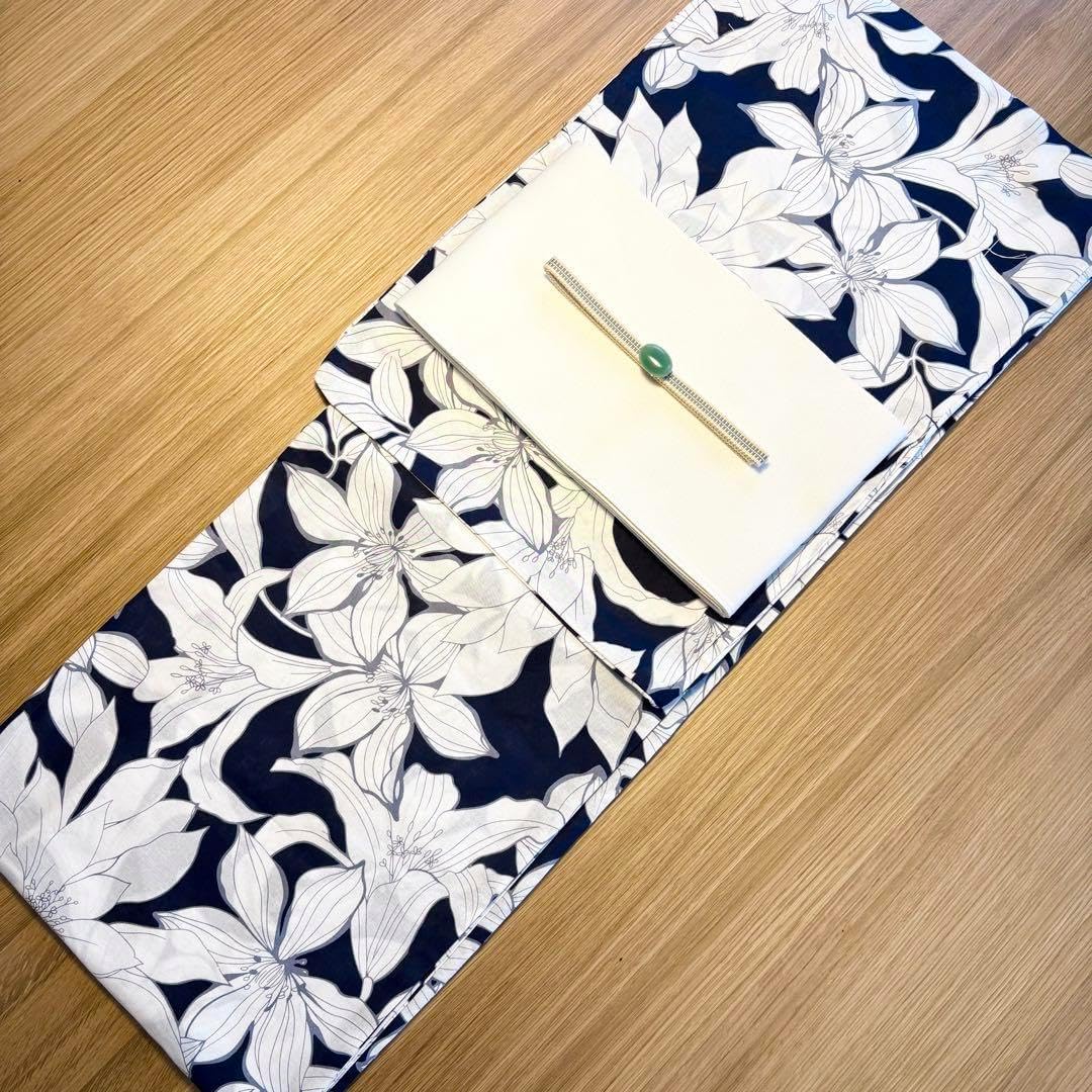 浴衣4点セット◇百合浴衣✖️リバーシブル半幅帯✖️天然石✖️真田紐