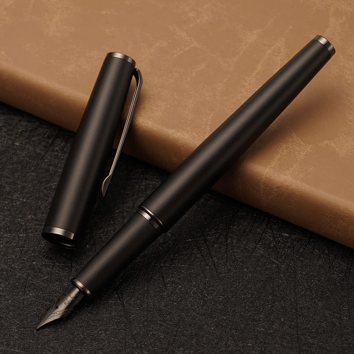 Pluma Estilográfica Jinhao 599 - Metal Plateado O Negro Mate, Plumín 0.5 Mm, Con Convertidor Incluido