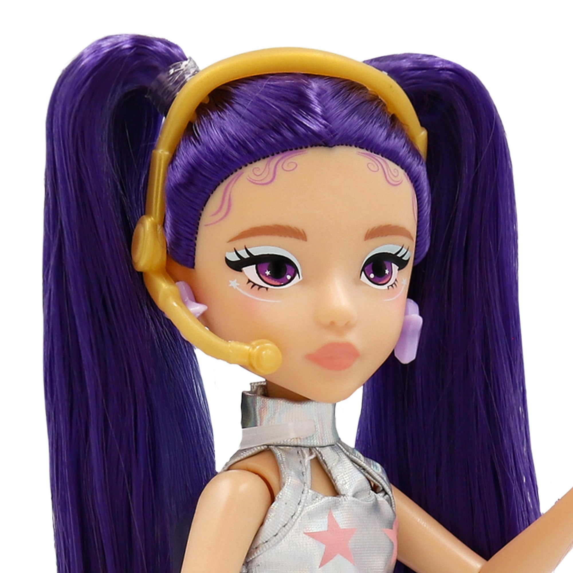 K-POP IDOL Muñeca Mina Fashion Doll Estilo K-Pop Starlight, Cabello Morado con Coletas. 3 Accesorios para Crear Outfits Optimo para Fans a Partir de 3 Años de Edad