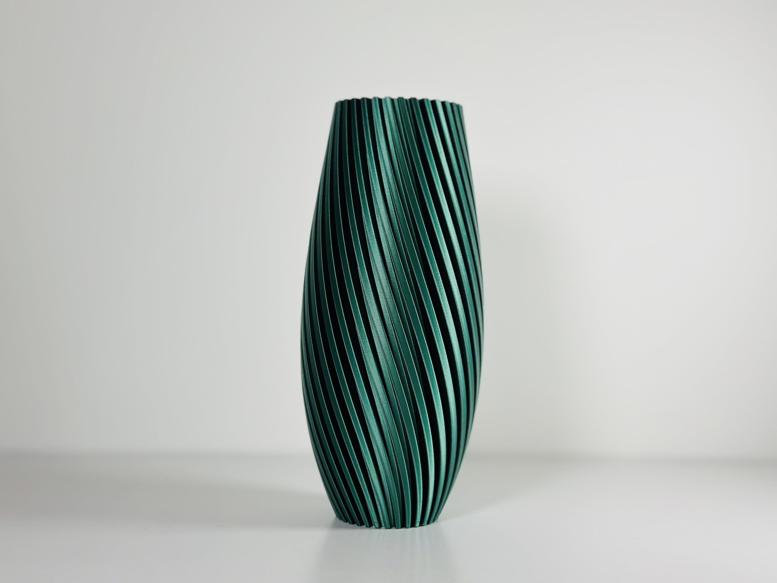 Vase Dionysos émeraude étanche et mat de 20 cm pour la mise en valeur de fleurs fraîches et sèches
