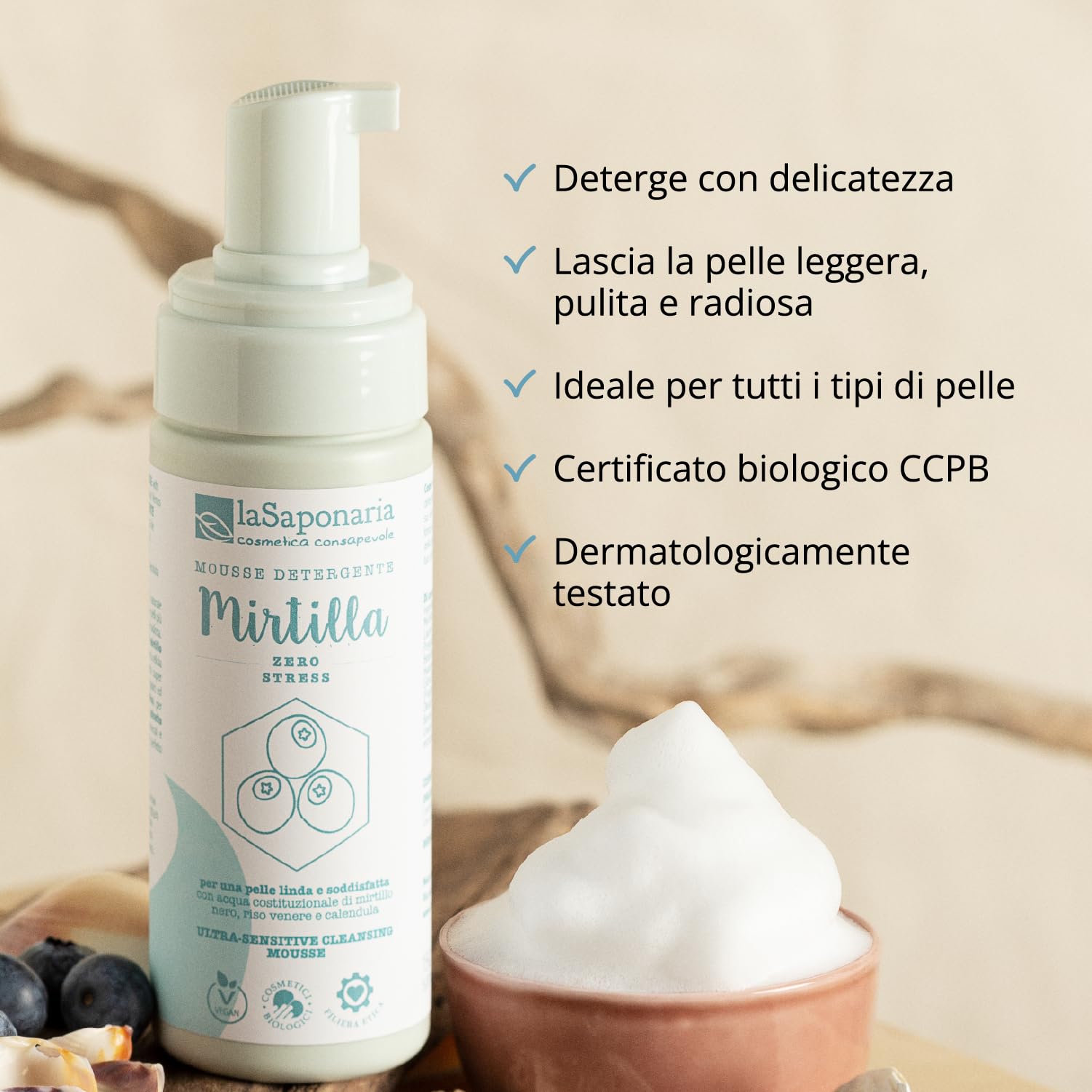 La Saponaria | Mousse detergente bio viso Mirtilla, Ingredienti naturali e sostenibili, Acqua costituzionale di Mirtillo nero, rigenerante e antiossidante, Acido Ialuronico, Calendula, 150ml