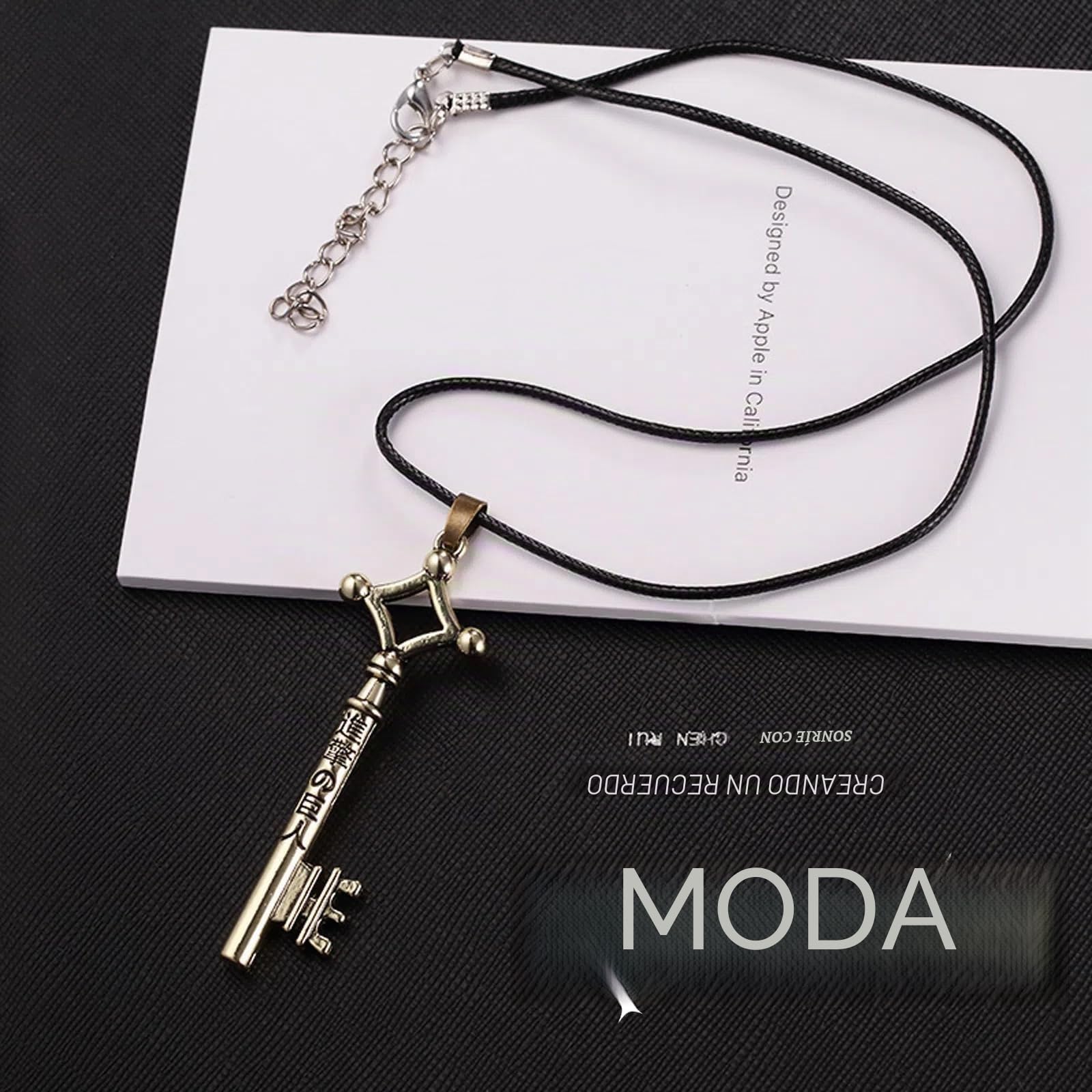 Collar con llave de ataque, popular colgante de joyería de aleación de anime, collar con llave del sótano de Eren revelando la verdad del mundo, joyería clásica de cosplay para fanáticos, 0