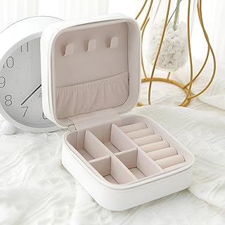 Compact Chest - Space-saving jewelry case with a classic look, expertly designed to store and present your favorite rings, earrings, and necklaces while traveling.