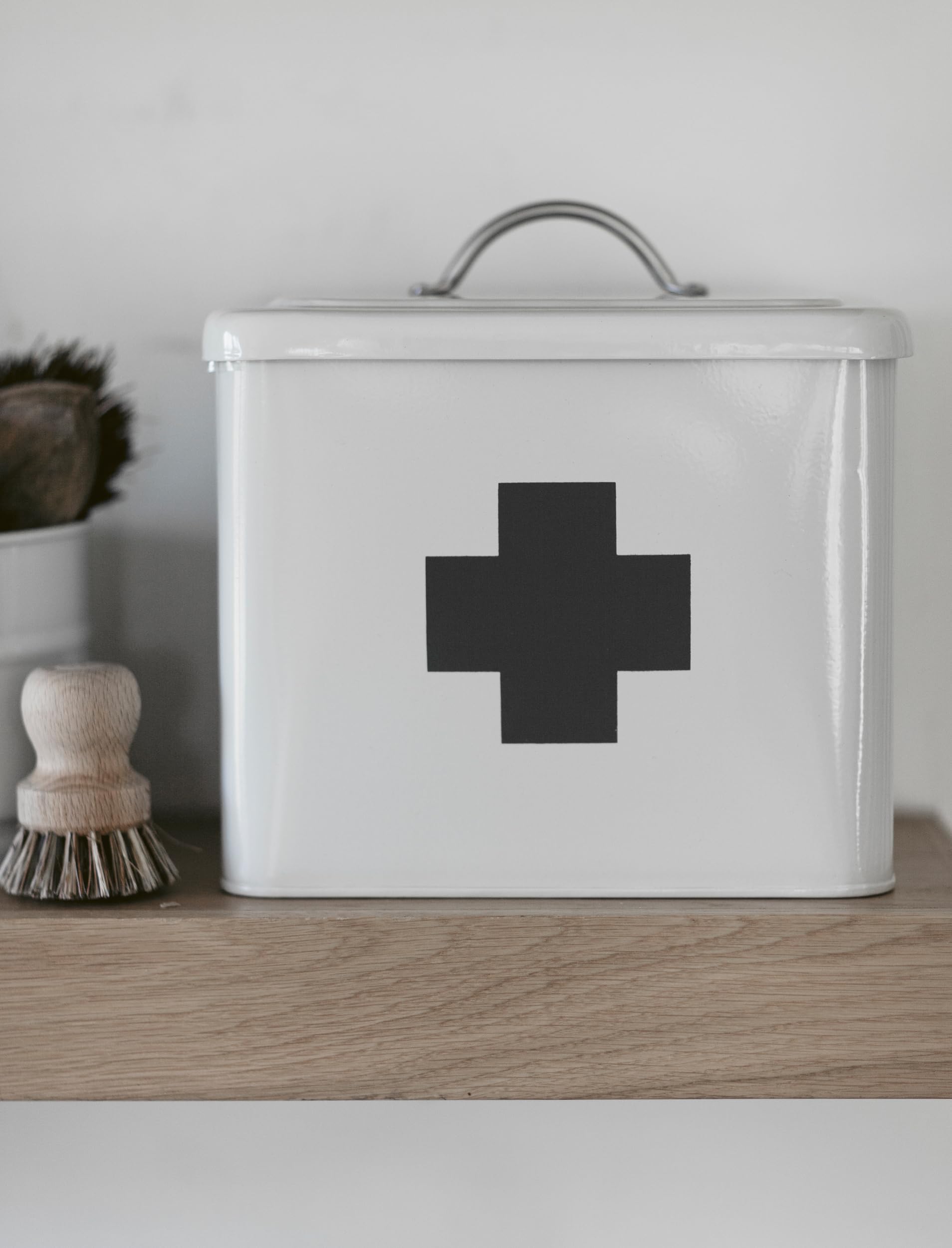 CKB LTD Cassetta di pronto soccorso per medicinali in metallo, kit medico con divisori, vassoio organizer rimovibile, organizer a 2 ripiani, realizzato in acciaio verniciato a polvere bianco gesso, 25