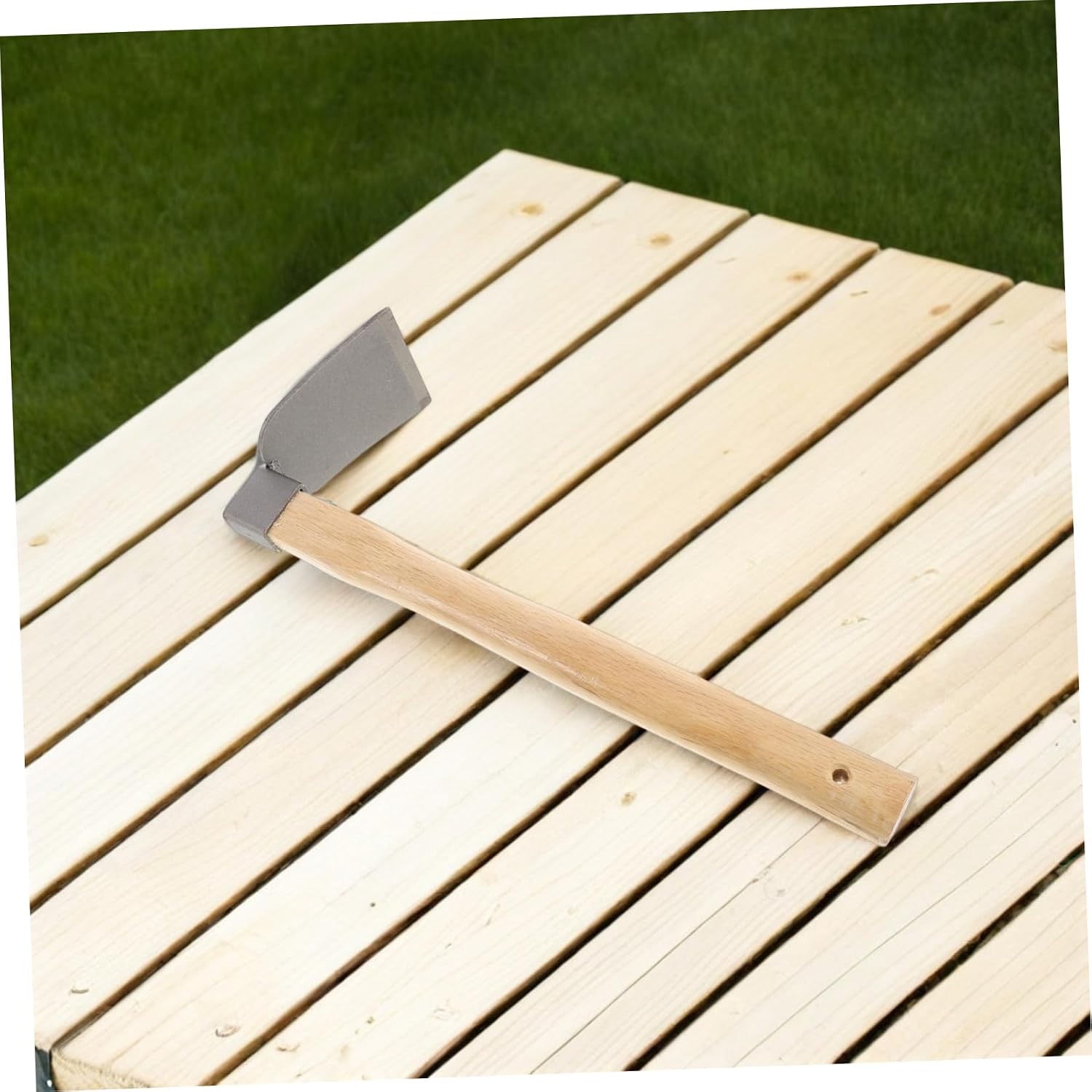 Toyvian 2pcs Steel Gardening Hoes Wooden Handles for Weeding and Planting Manual Garden Tool for Soil Loosening and Landscaping Ergonomic Design for Easy Use and Comfort