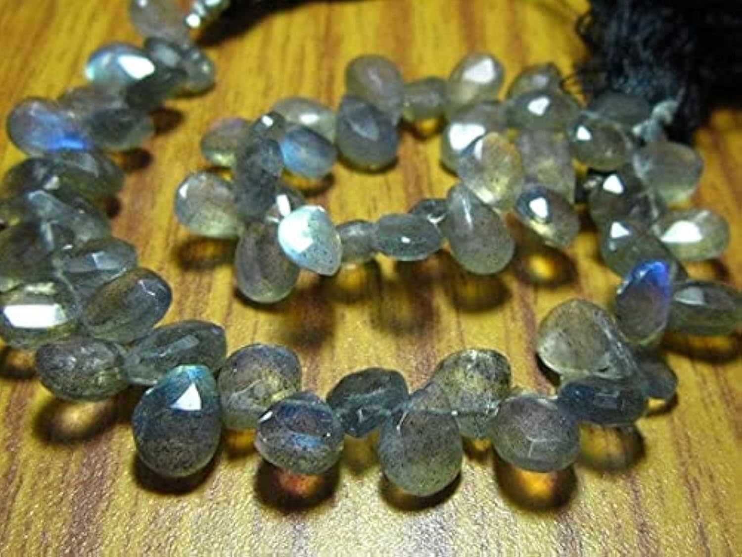 Labradorite facettée en poire briolette pour créer vos propres bijoux d'été