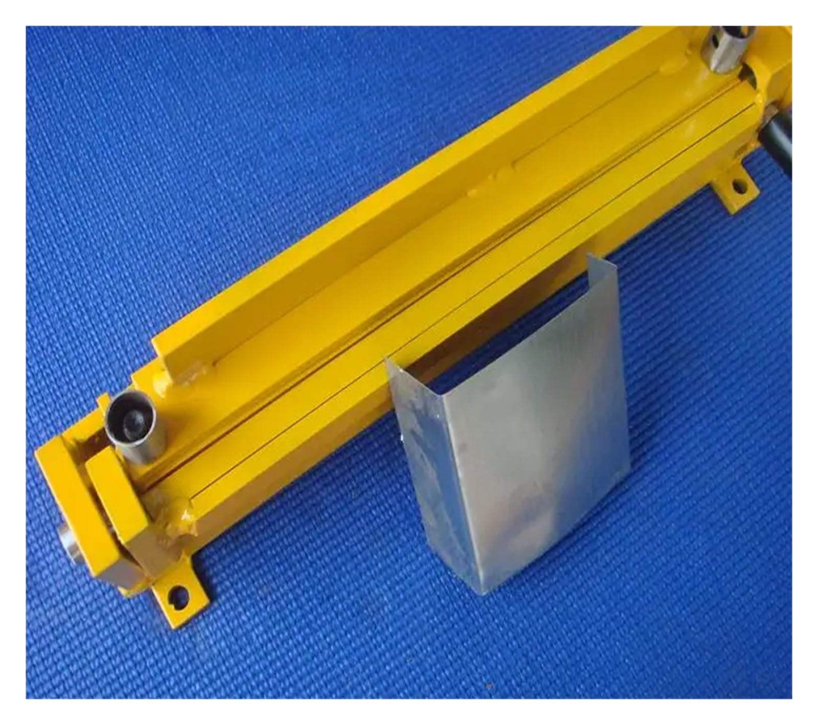 Amazon | ベンディングマシン DIY 手動曲げ機、210mm 幅鉄板折り曲げ機