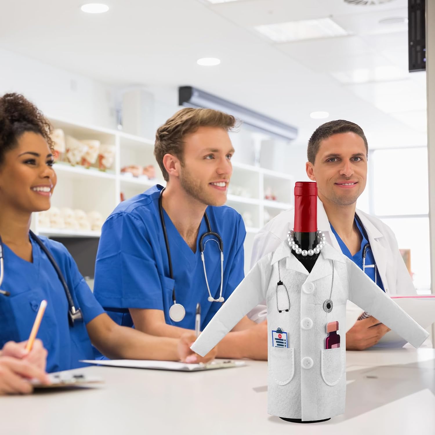 White Coat Wine Bag, Felt Nurse White Coat Wine Bottle Cover with Syringe Necklace Thermometer Funny Wine Wrapping Clothes Cover Nurse Practitioner Gifts for Male Female Graduation