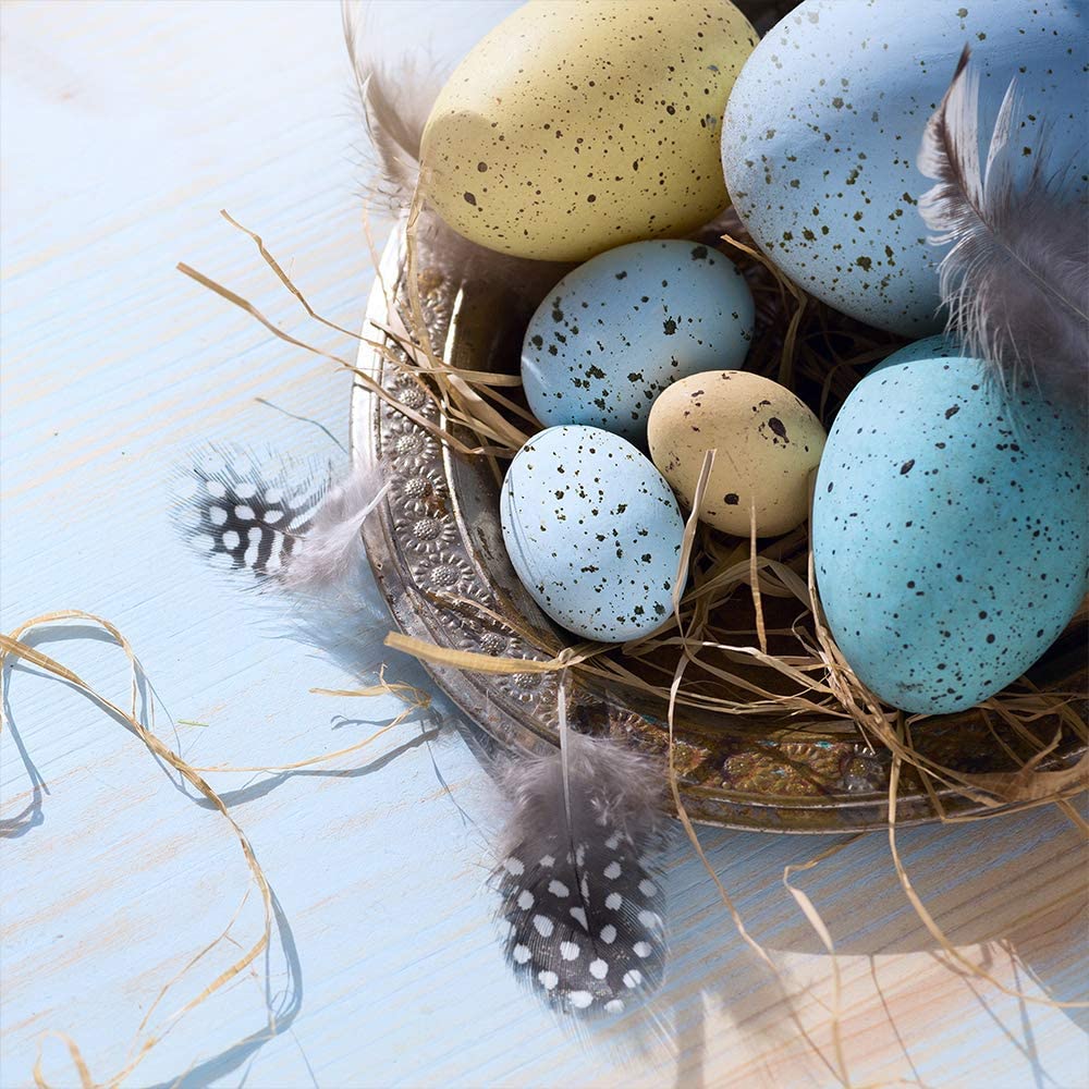 18 Stück 3 Größen 6 Farben hängende Schaumstoff-gesprenkelte Eier Ornamente dekorative Eier in transparenter Verpackung mit Kunstrasen für Osterbaumschmuck, Korbfüller
