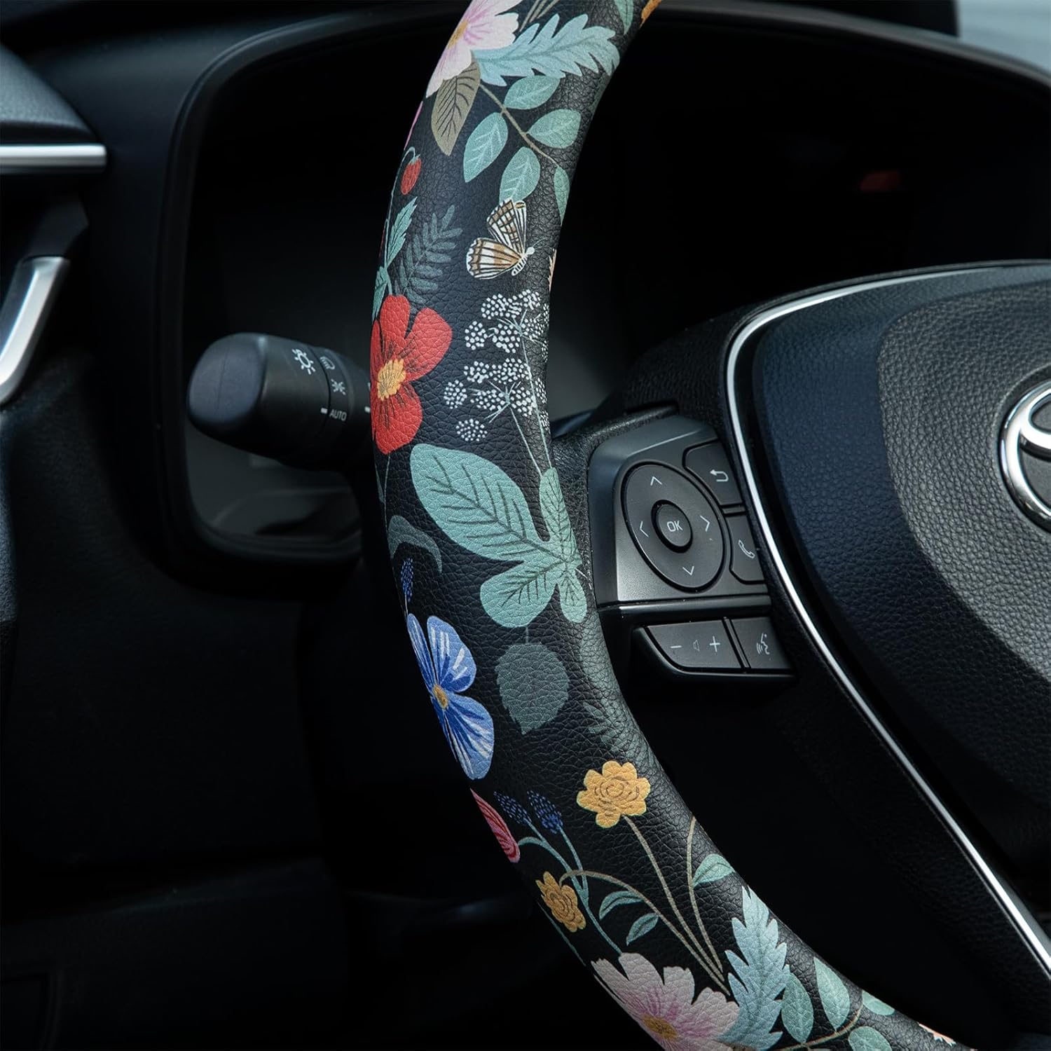 Flowers and Strawberries Steering Wheel Cover Auto Leather Steering Wheel Protector, Anti-Slip, Breathable, Absorbing Sweat, Universal Car Accessories 14.5–15 inch,Fit for Most Car, Trucks, SUV - Image 5