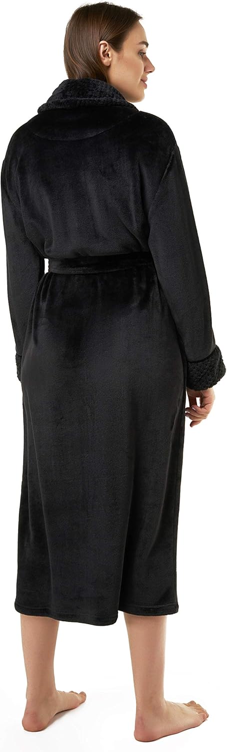 Turquaz Oversize Premium Luxury Ultra Soft Warm Robes for Women Plush Fleece Bathrobe for Women with and Spacious Pockets - Image 4