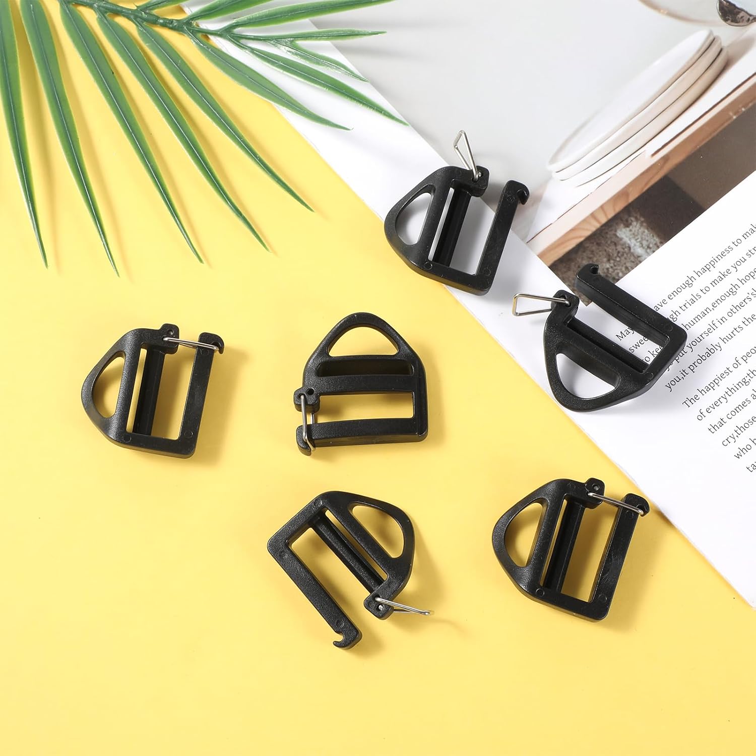 8 Pack G Hook Buckles, Webbing Hook Clip, plastic d ring, 25mm 1'' Strap Belt Buckle with Open Lock End Clasp, Removable Webbing Keeper Buckle for Sling Bags, G-Clip Backpack Straps