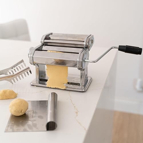 Vista 2 de Cotswold Homeware - Máquina para hacer pasta de acero inoxidable con ajustes de grosor ajustables, estante de secado de pasta de madera, raspador