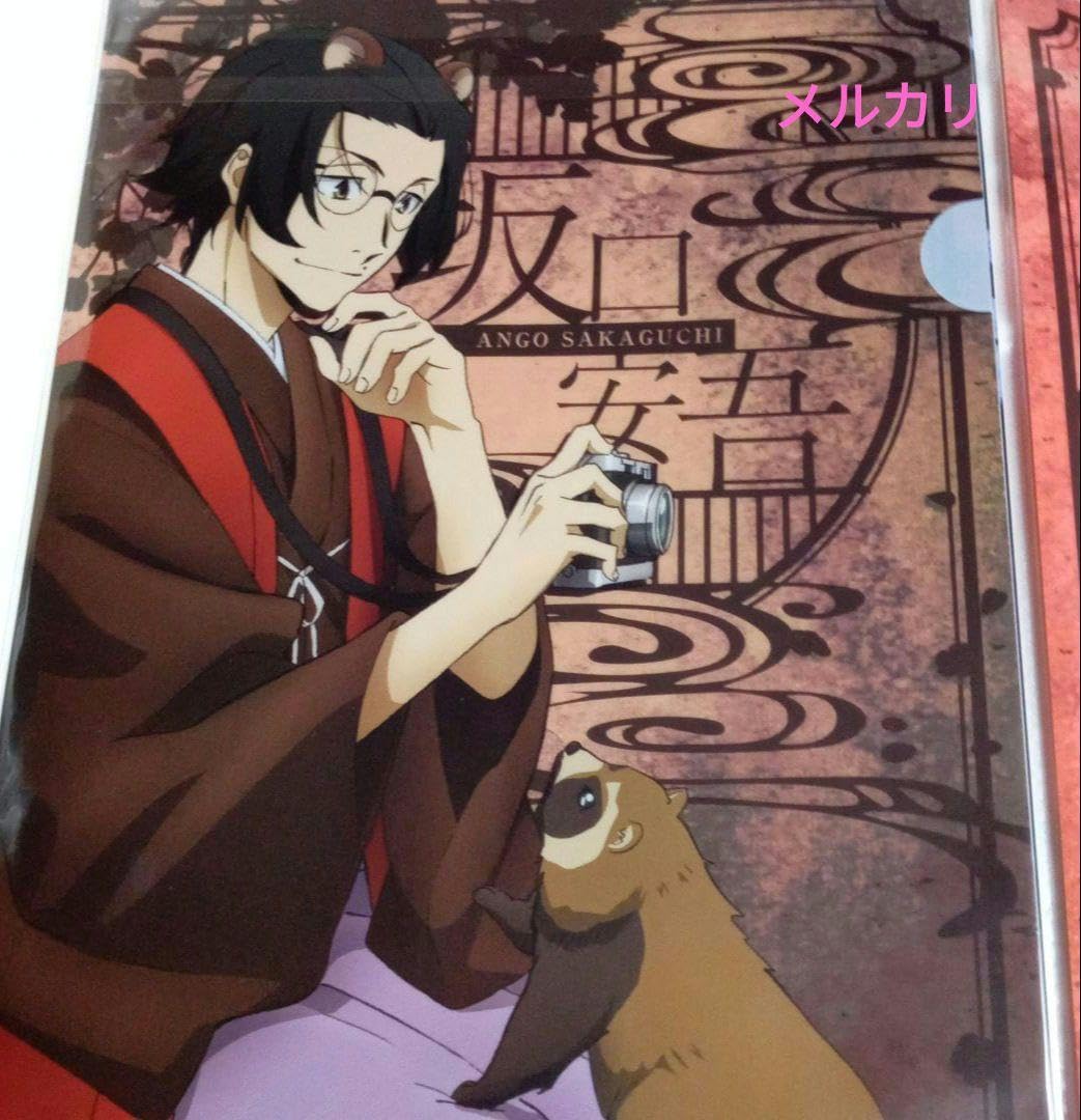 文豪ストレイドッグス　太宰治　織田作之助　坂口安吾　黒の時代　スクエア缶バッジ 文スト」猫と戯れる太宰治、織田作之助、坂口安吾がキュート