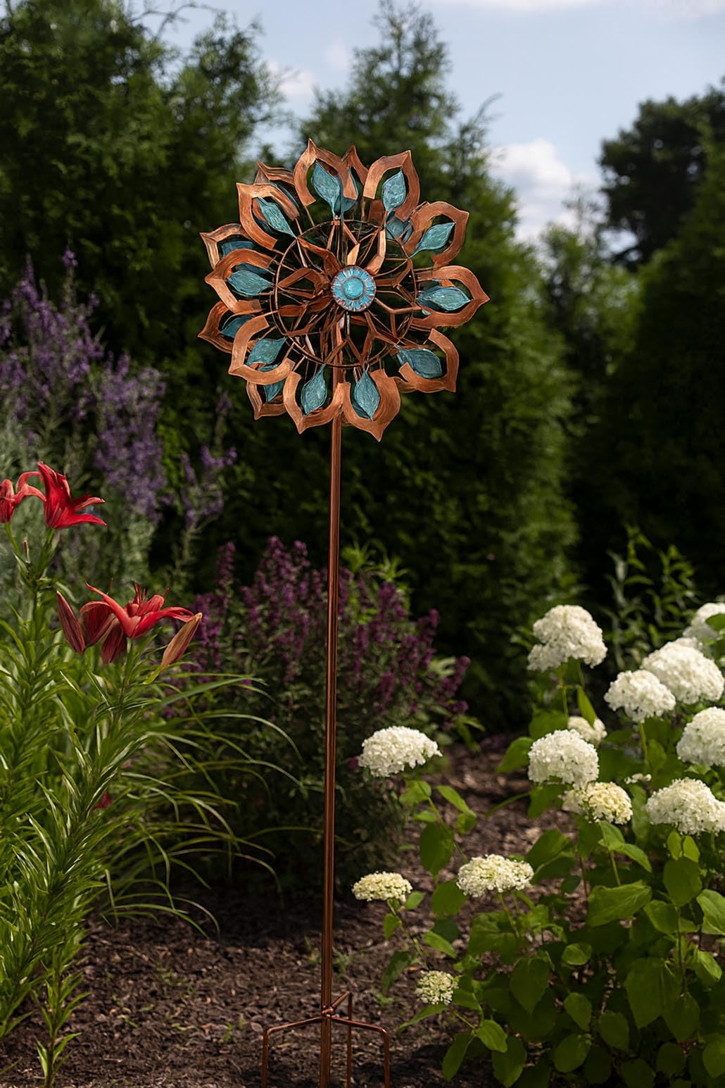Kobolo Windrad Dekostecker Fiore | 61x23x213 cm | Metall | braun-blau | modernes Garten-Windspiel | XXL Metallwindrad für Gartendeko, Vorgarten & Outdoor-Dekoration | robuster Gartenstecker