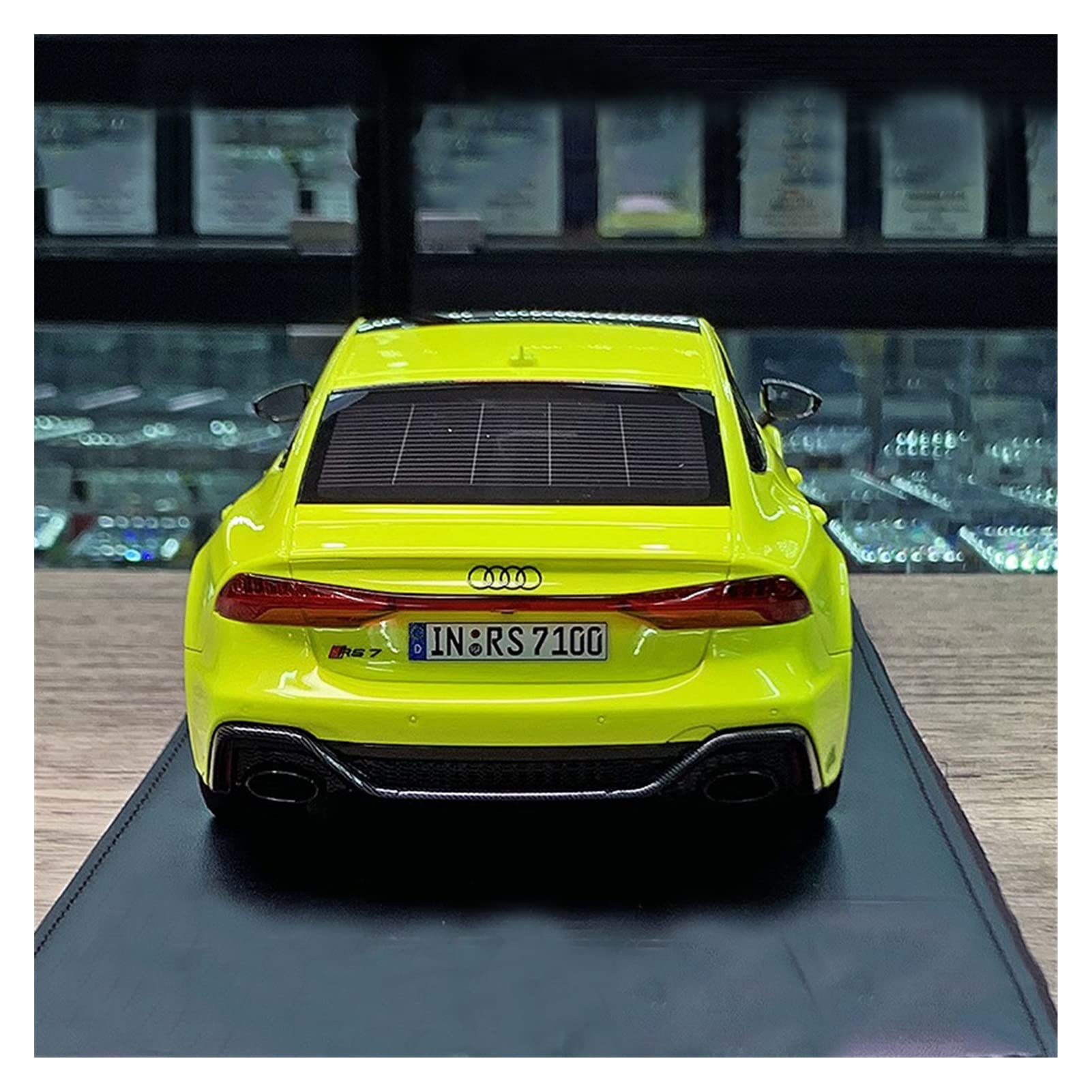 AUDI アウディ　RS7スポーツバック　合金ダイキャストカー１：１８ 1:18 AUDI RS7 Sportback Key Version Diecast Car Model Sound